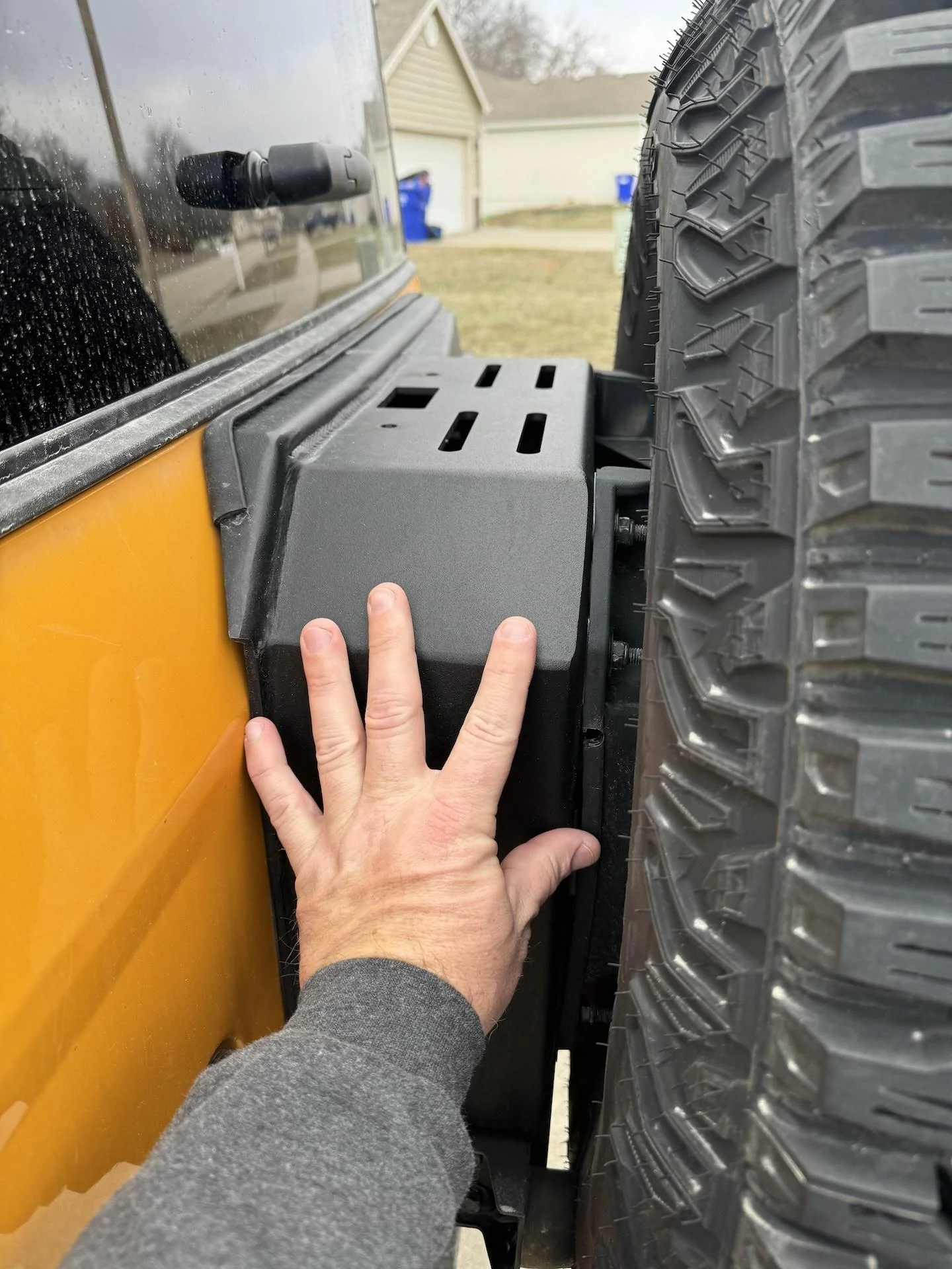 Ford Bronco Looking for Horizontal adjusting tire carrier uuid=AC85AFB0-E9BD-41D0-8B81-6D778ED8D5D5&library=1&type=1&mode=2&loc=true&cap=tru