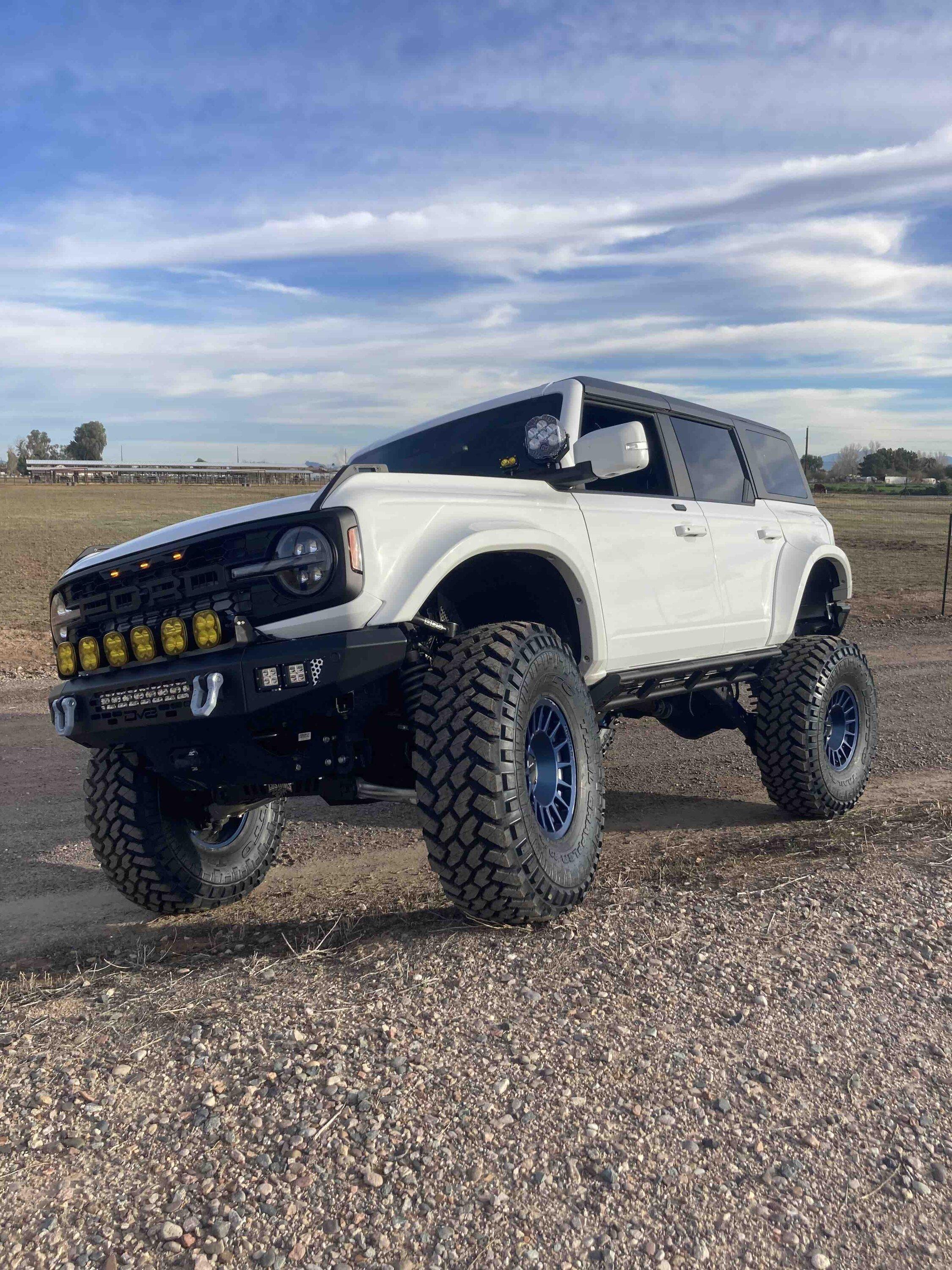Ford Bronco Show me your lifted Broncos! lit.40.front