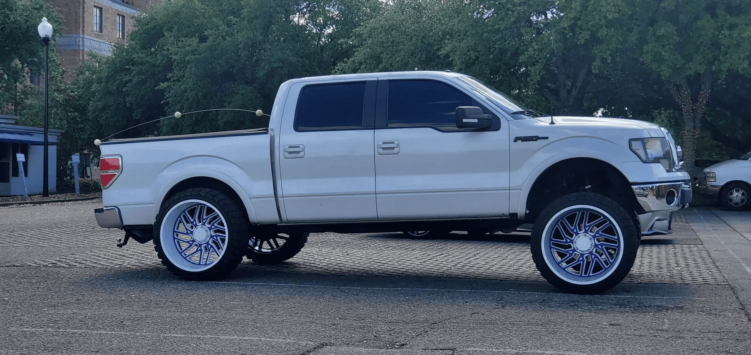 Ford Bronco To "level" or not to level? 1707335111366