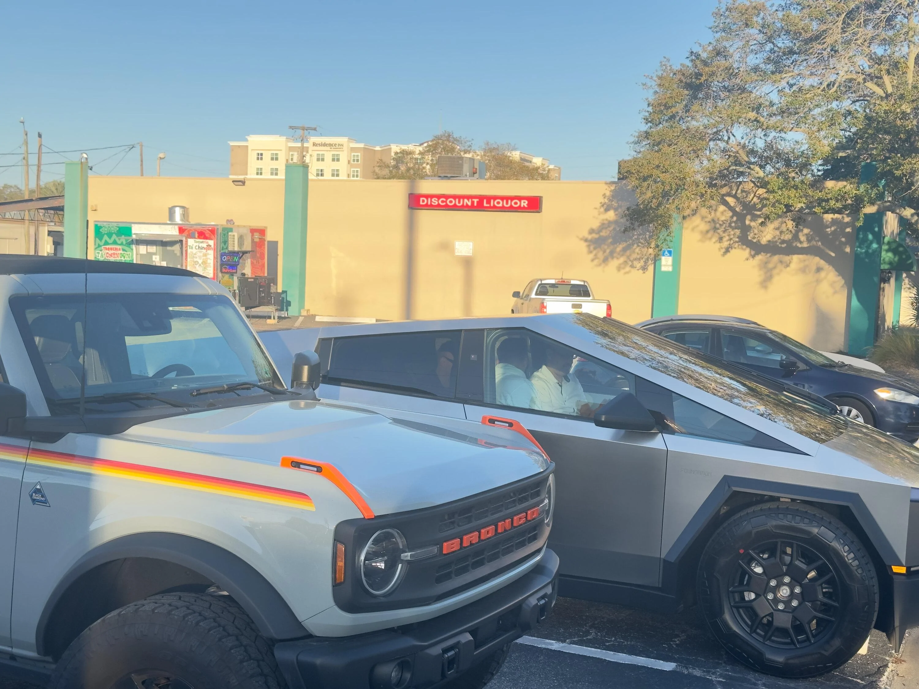 01_Bronco_Cyber.jpeg