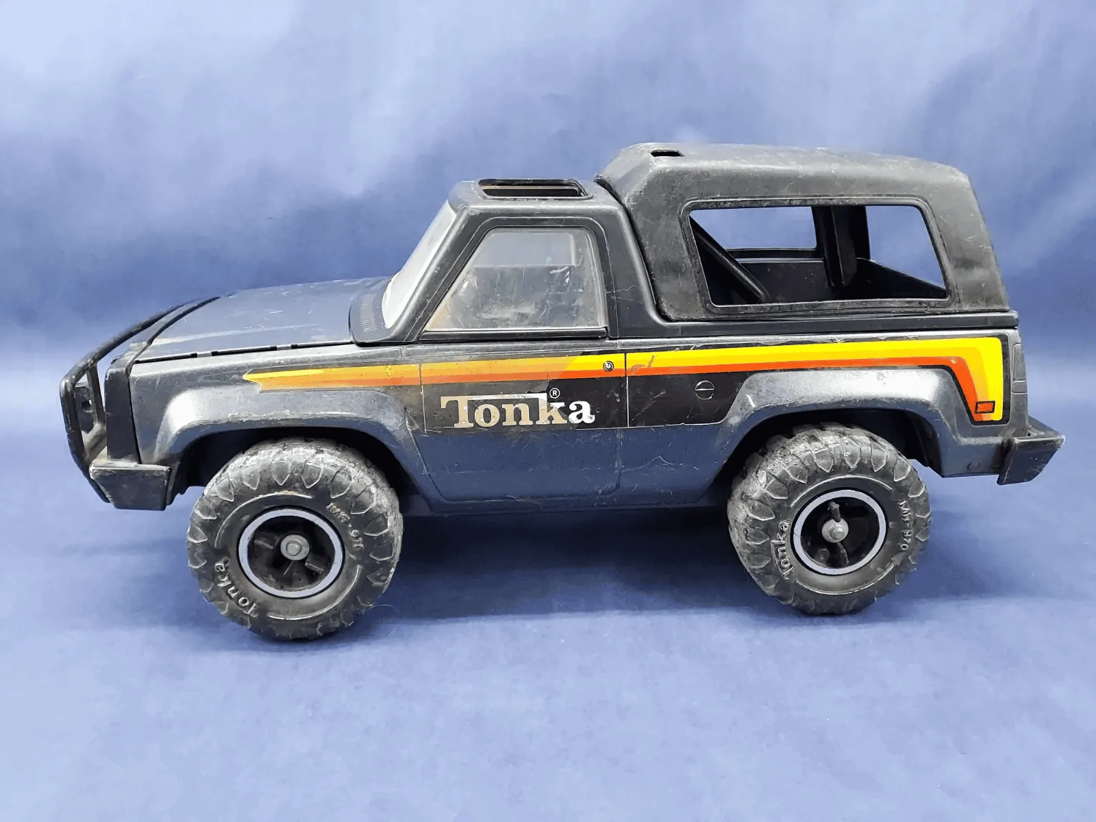 Ford Bronco Bronco ran the red light 1707398450349