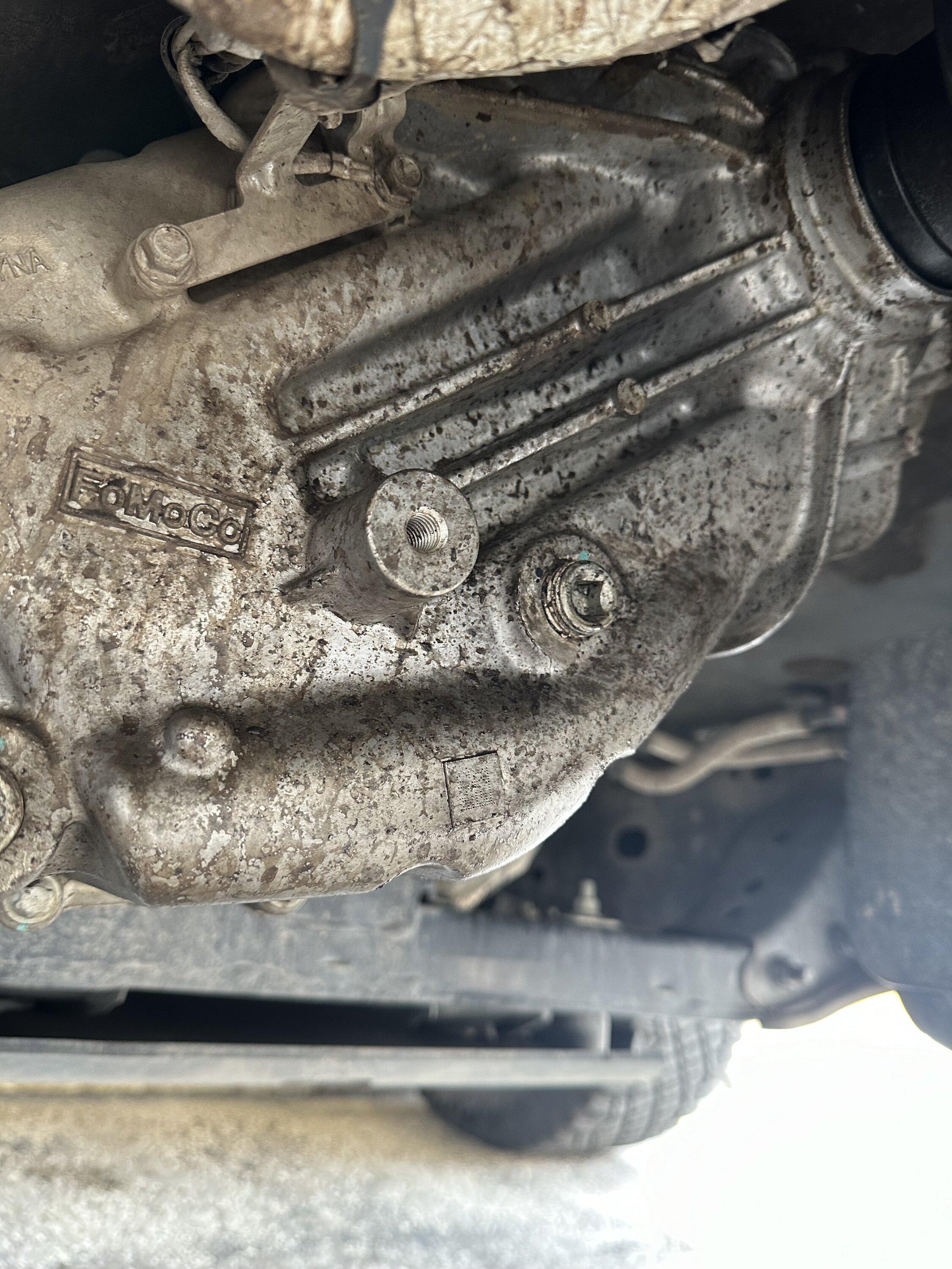 Ford Bronco Transfer case hairline crack IMG_0320
