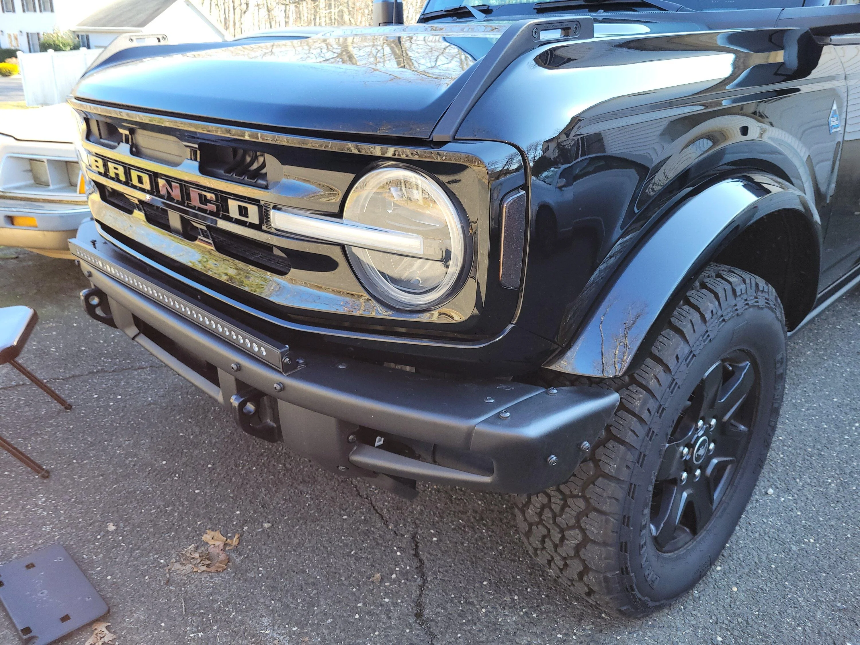 Ford Bronco SHADOW BLACK Bronco Club FrontDriver