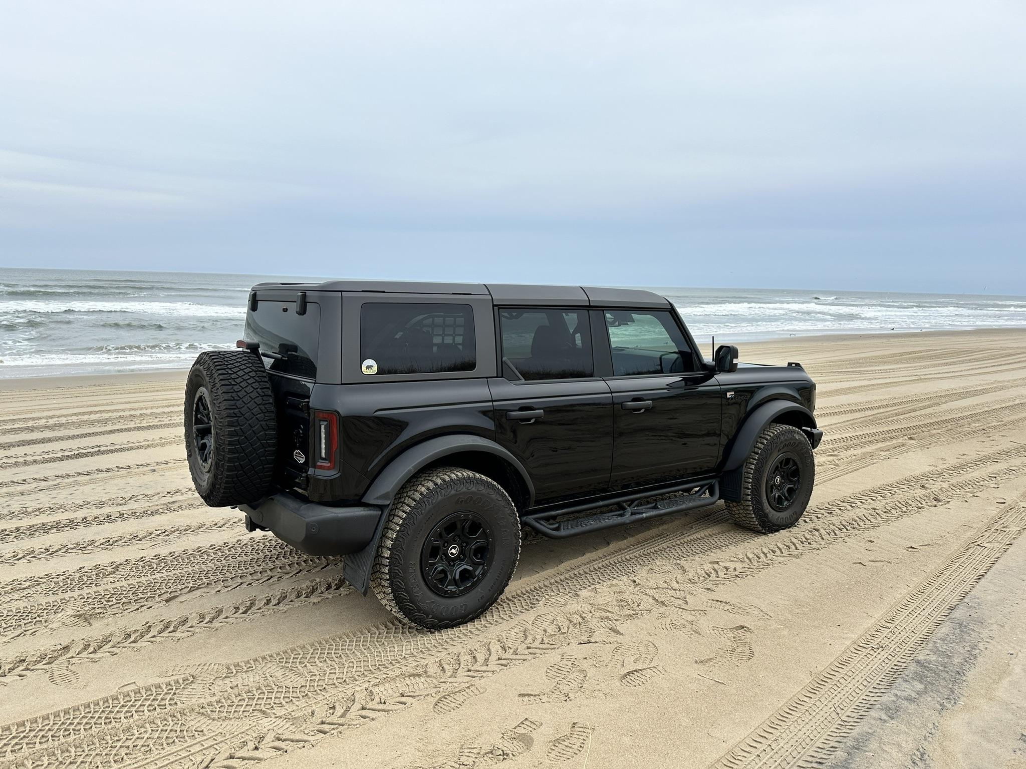 Ford Bronco SHADOW BLACK Bronco Club 5ADD3A5E-D811-4C61-B5CB-59C6E9CED079_1_102_o