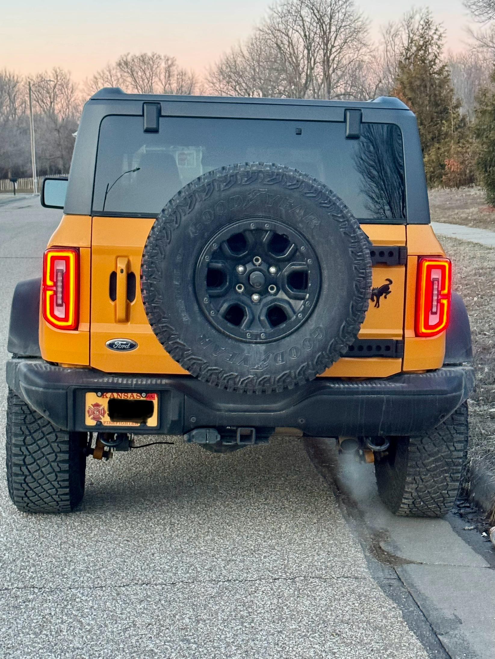 Ford Bronco Plastic to badlands steel rear bumper swap? IMG_1035