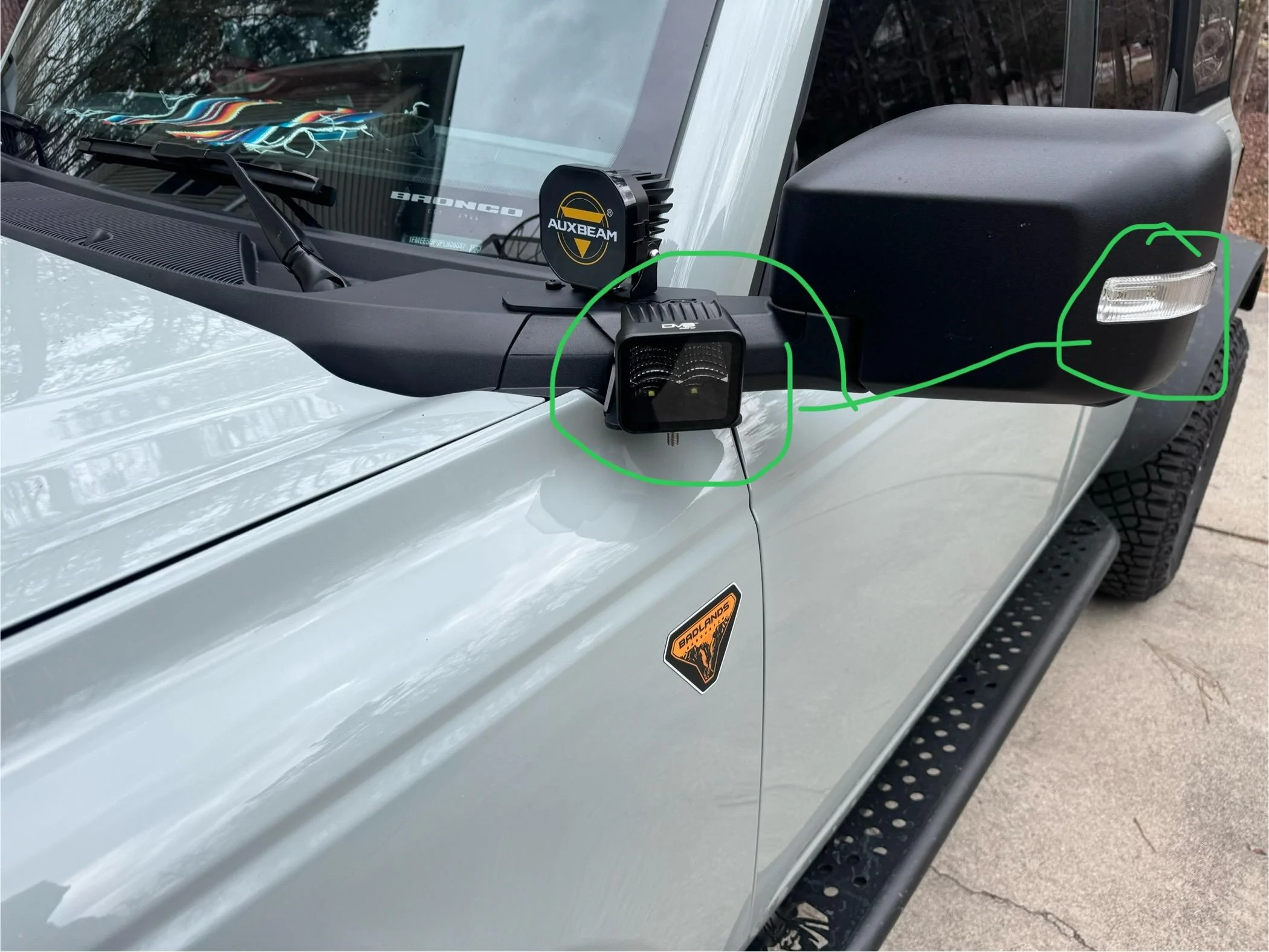Ford Bronco OE sideview mirror spots hack ? IMG_2890