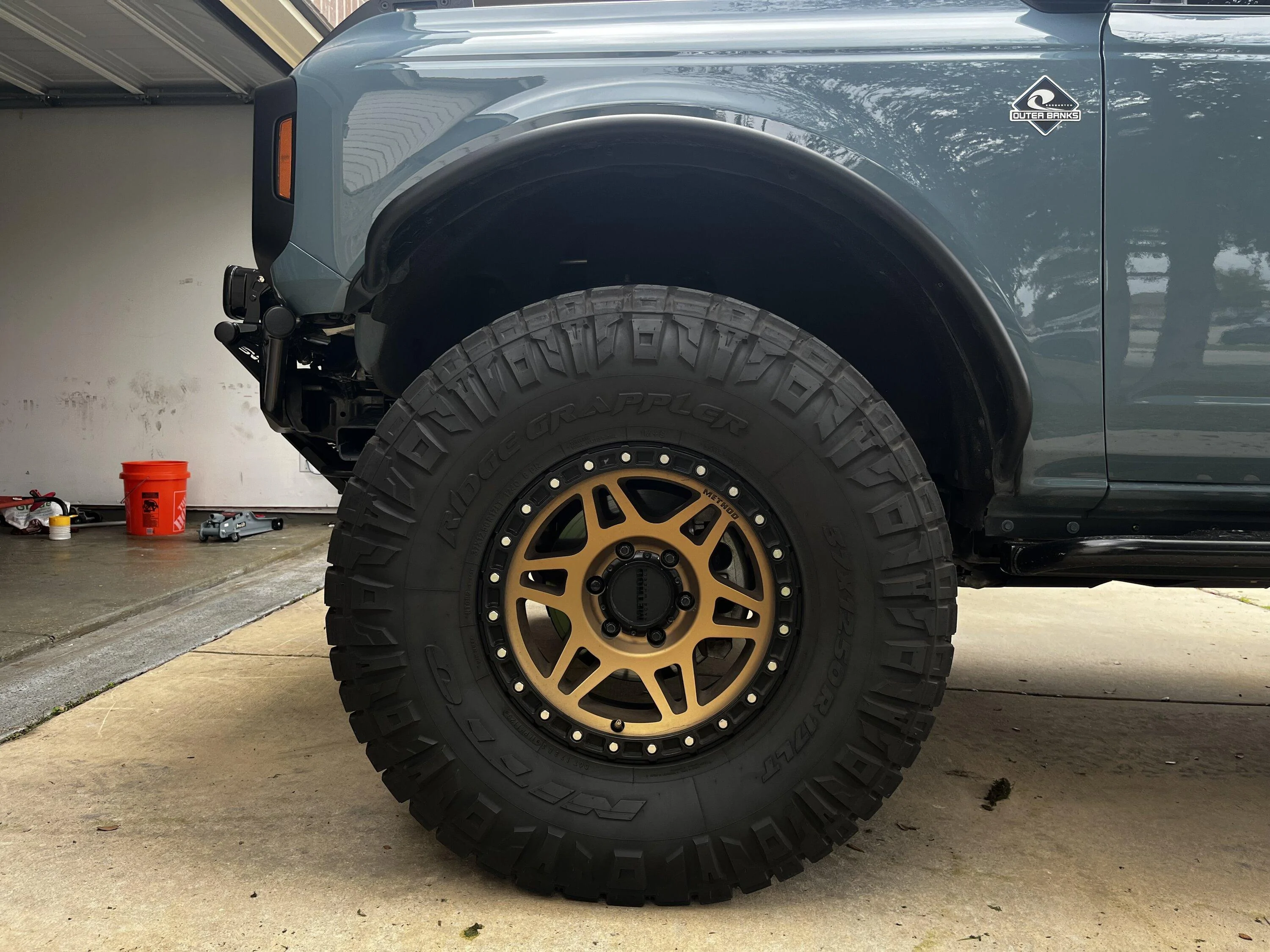 Ford Bronco 37s w method wheels IMG_7816