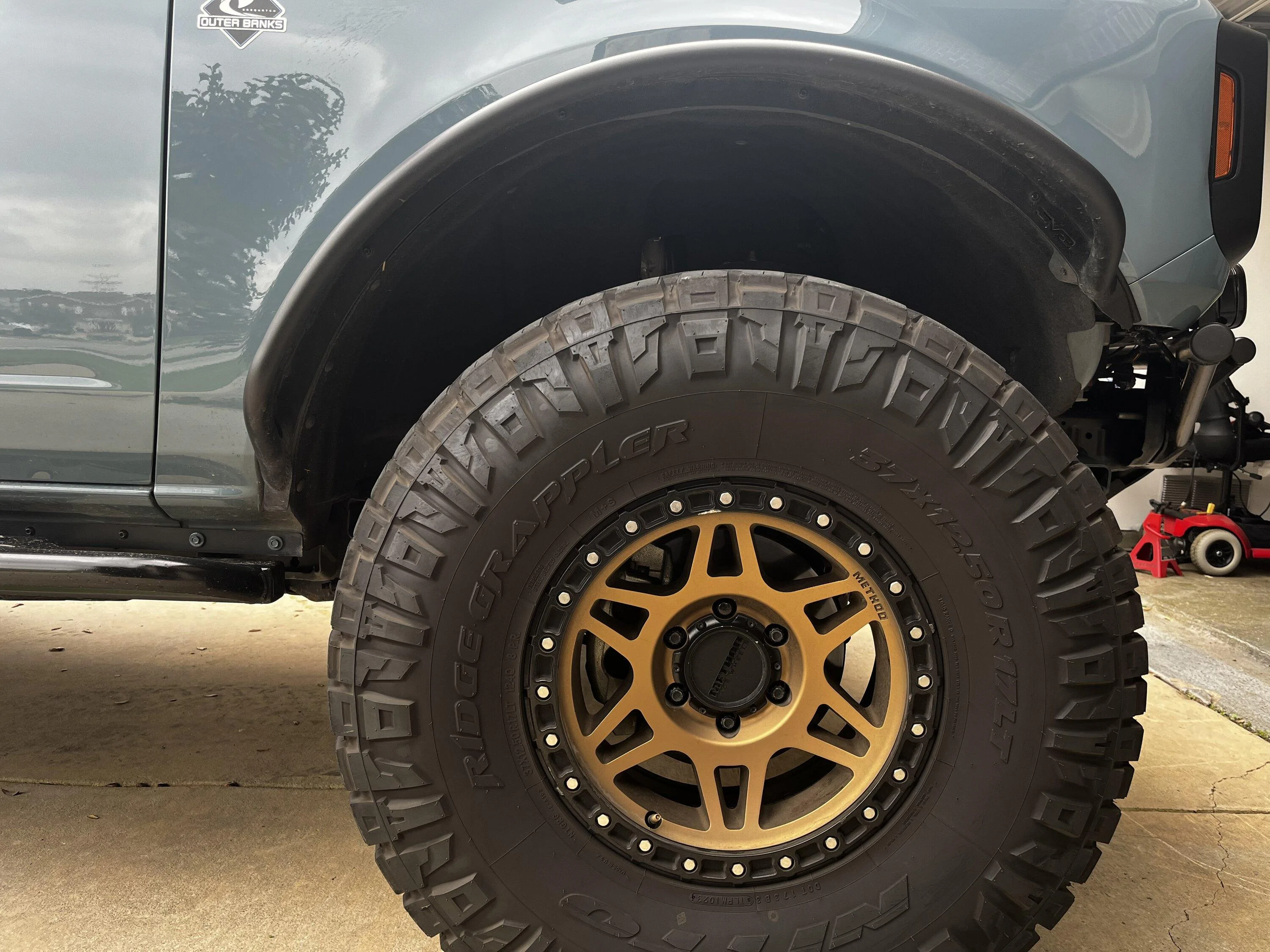 Ford Bronco 37s w method wheels IMG_7812