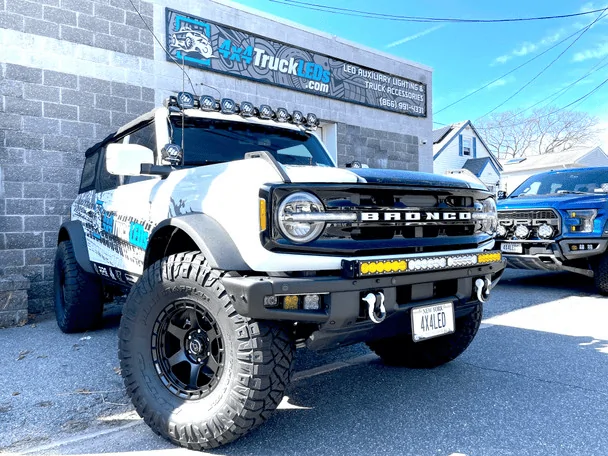 Ford Bronco 30 inch bumper mounted light bars. Show em!! 1707710320823