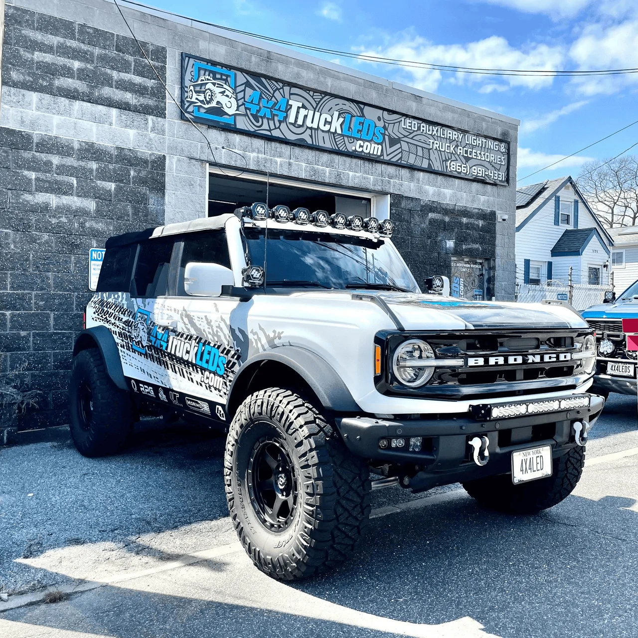 Ford Bronco 30 inch bumper mounted light bars. Show em!! 1707710335256