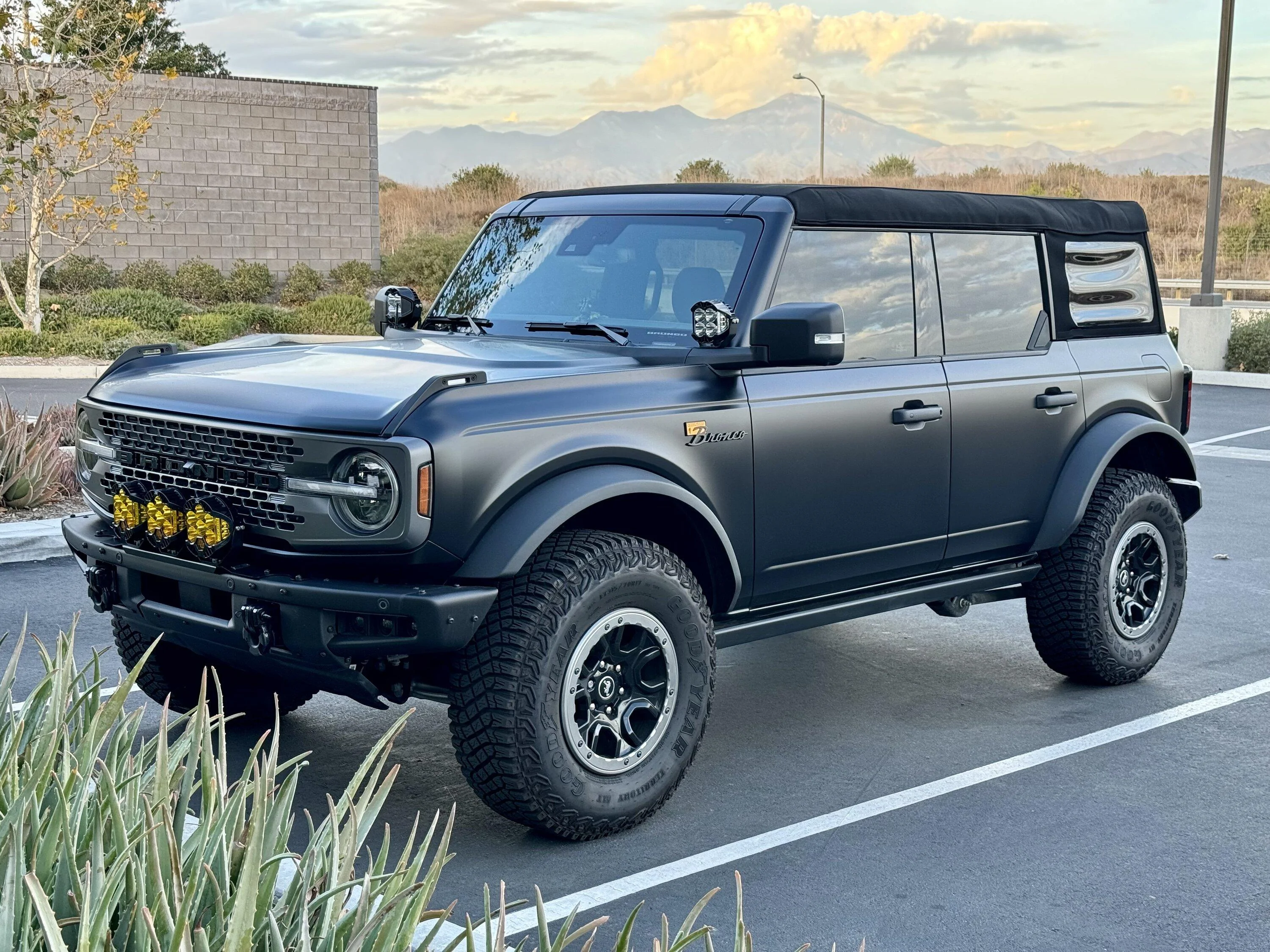 Ford Bronco Anyone running 2 lights on the front bumper? FullSizeRender
