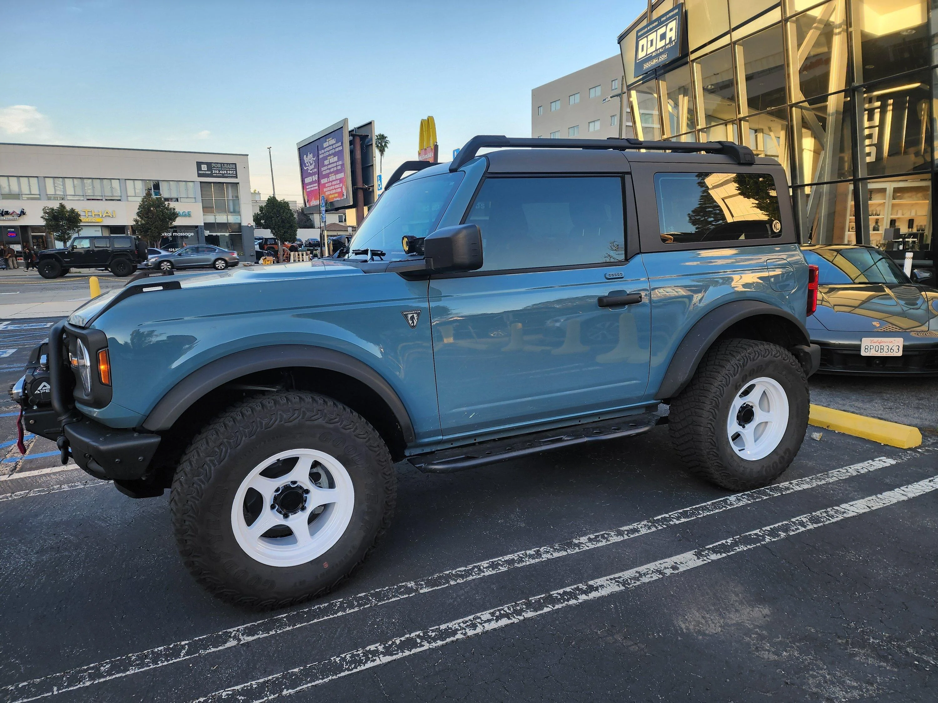 Ford Bronco Finally got some new wheels! 1000018106