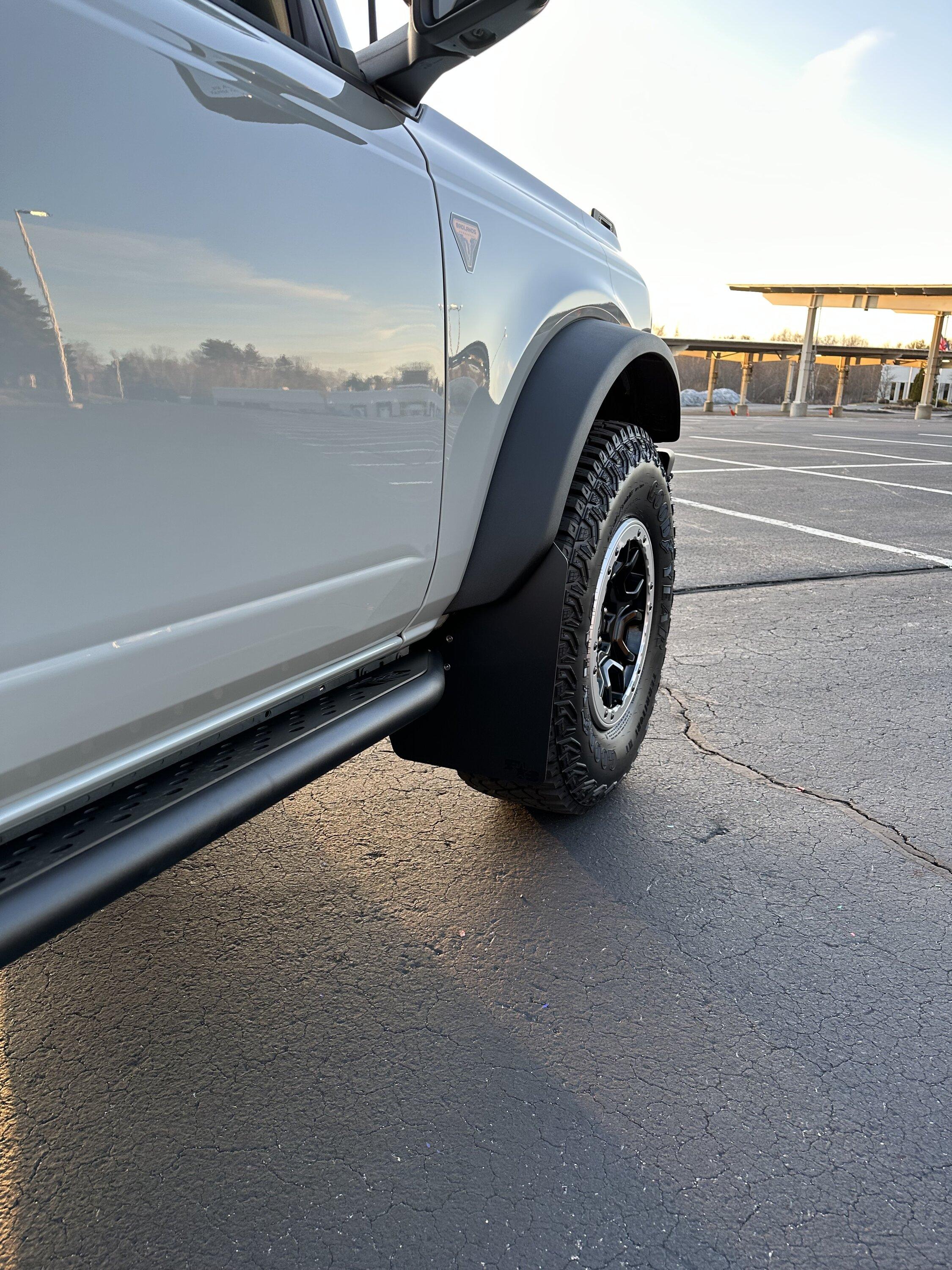 Ford Bronco OEM-ish rock sliders? IMG_1065