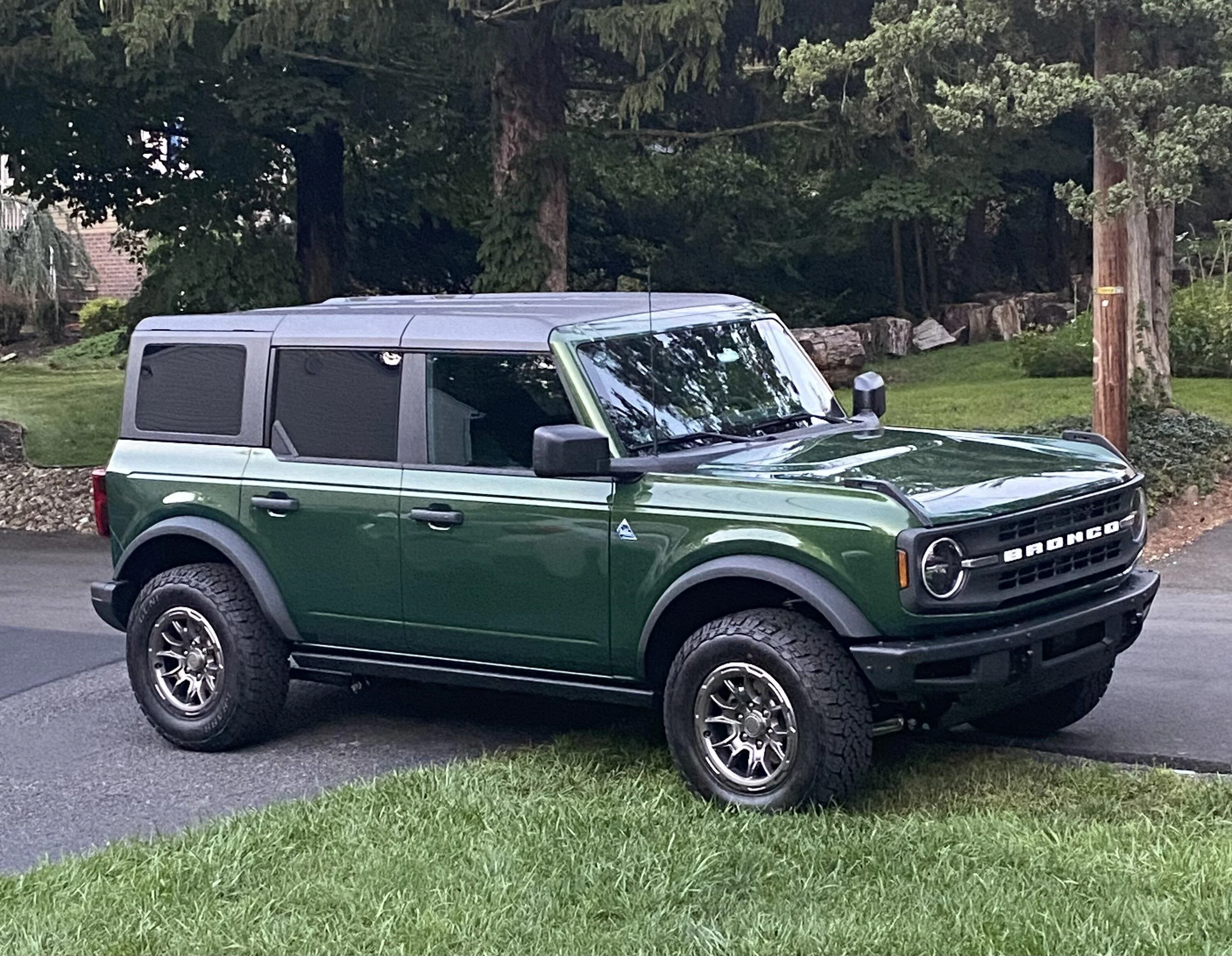 Ford Bronco Show me your Gray Wheels IMG_1690