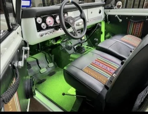 Ford Bronco Mexican blanket interior / dash IMG_1580
