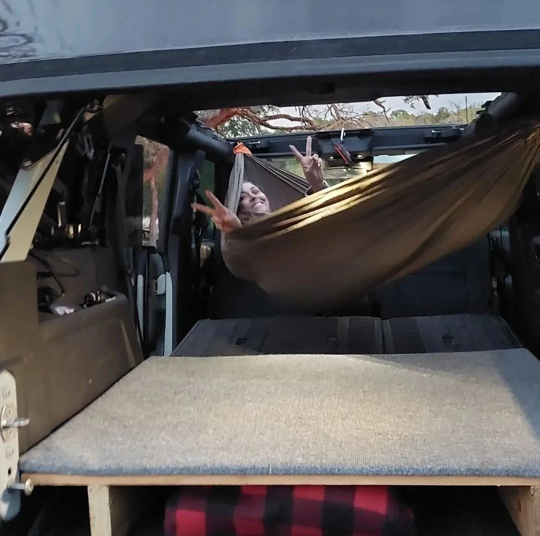 Ford Bronco Hang in your Bronco 1000015281