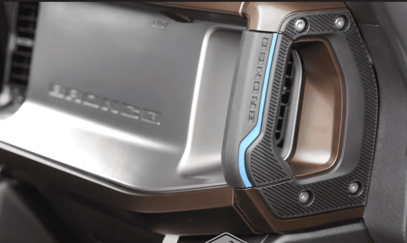 Ford Bronco Dash texture has changed? Screen Shot 2020-11-11 at 4.31.11 PM
