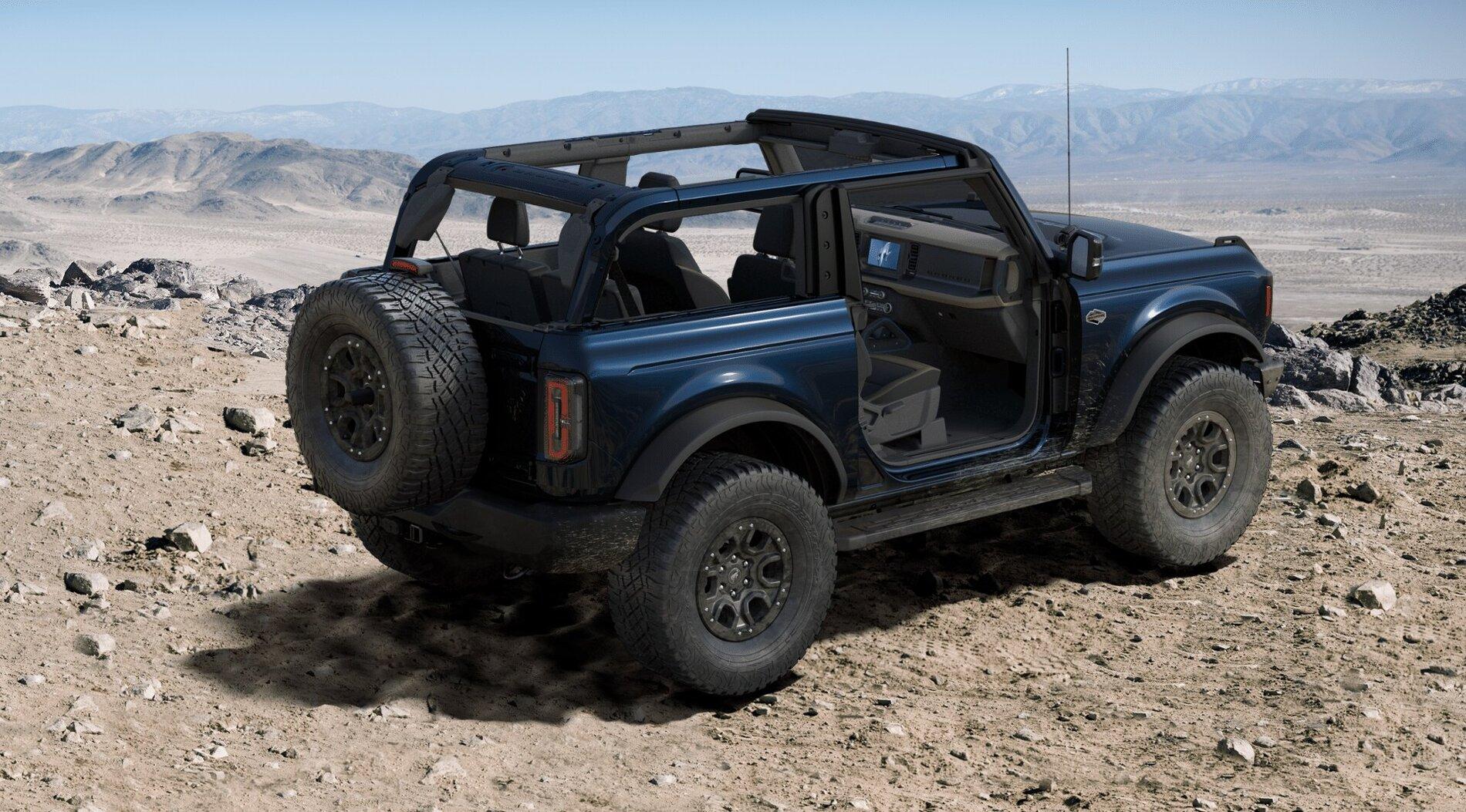 Ford Bronco Badlands vs Wildtrak Bronco 2