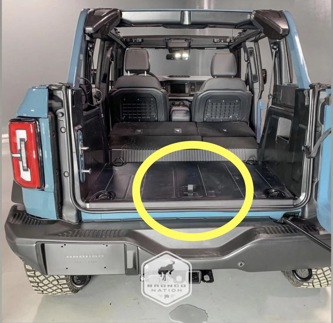 Ford Bronco Image: Late Availability Tailgate Tray Tailgate Cover