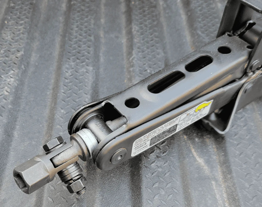 Ford Bronco Jacks a warranty item? jack_with_fitting