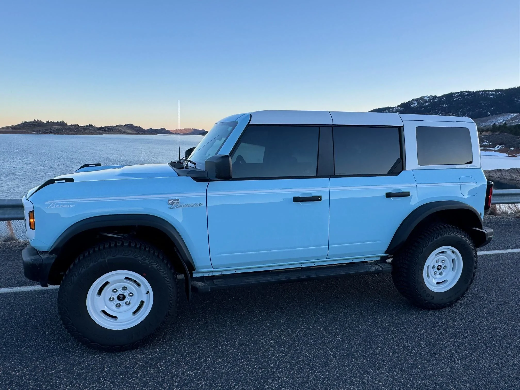 Ford Bronco HERITAGE EDITION Bronco Club IMG_0168