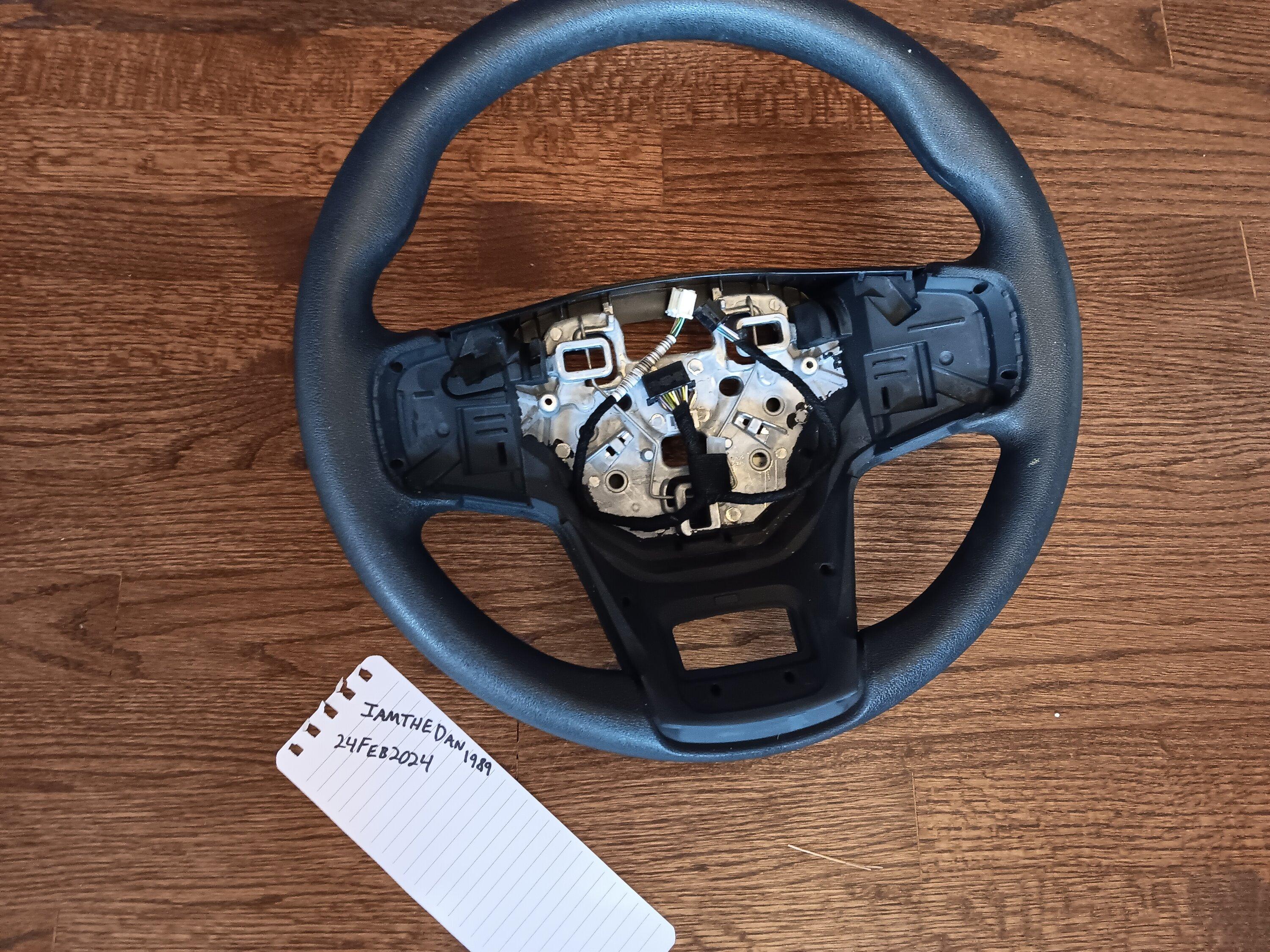 Ford Bronco Base Steering wheel $100 20240224_095852