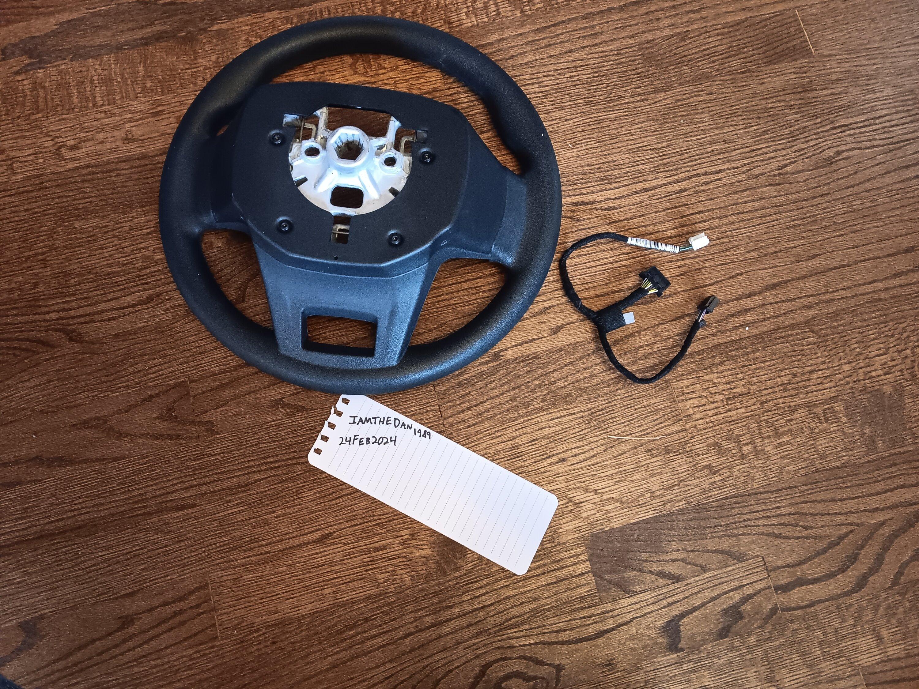 Ford Bronco Base Steering wheel $100 20240224_095904