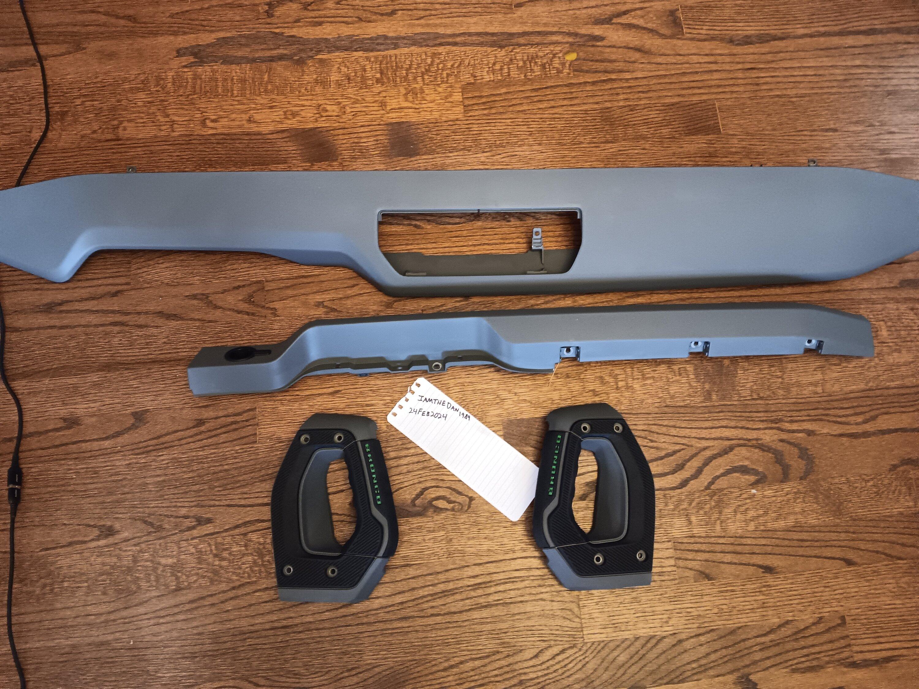 Ford Bronco Interior Dash Gray. $175 OBO 20240224_100124