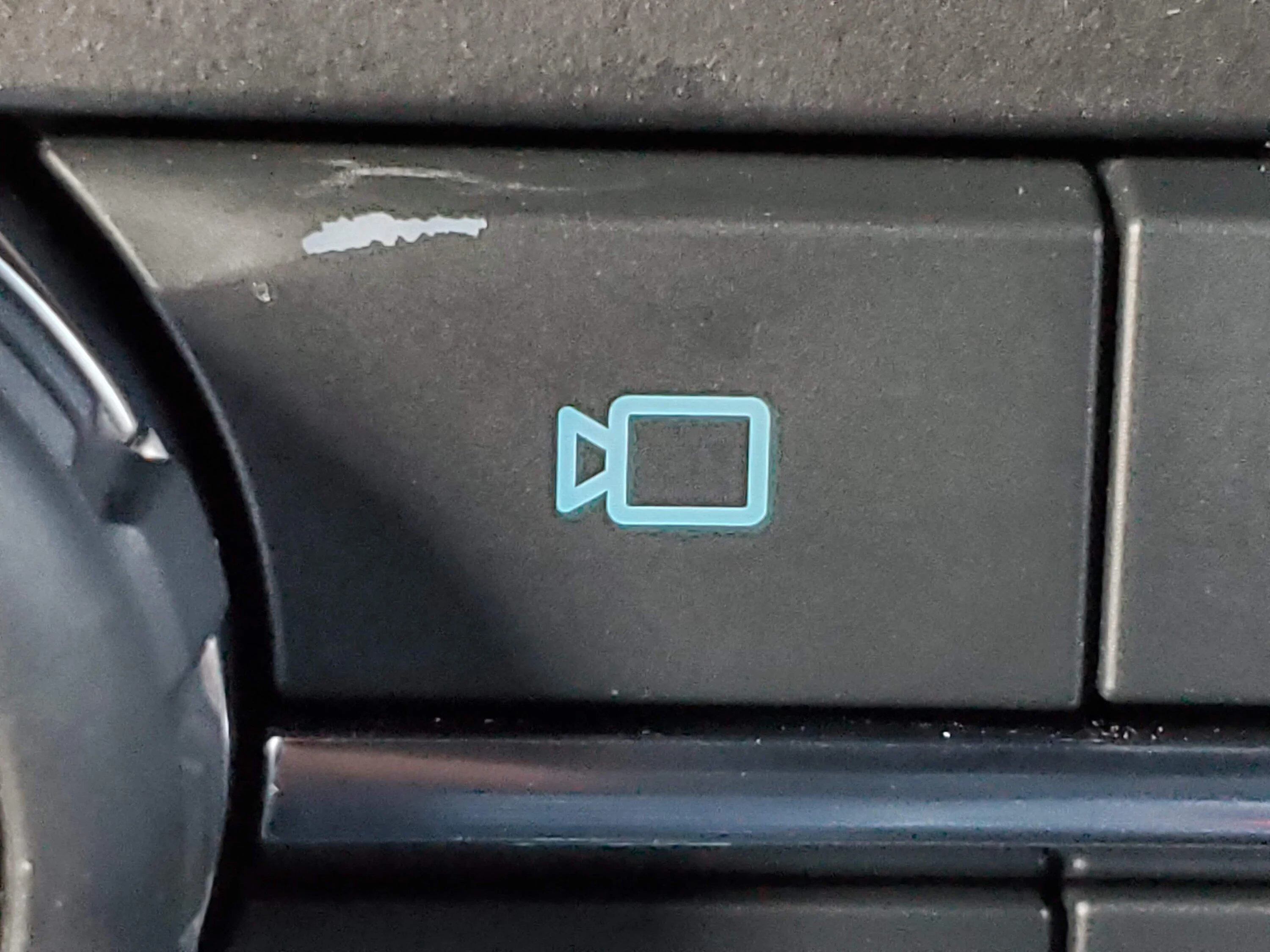 Ford Bronco Swapping out buttons on the Stereo/Camera console? console2