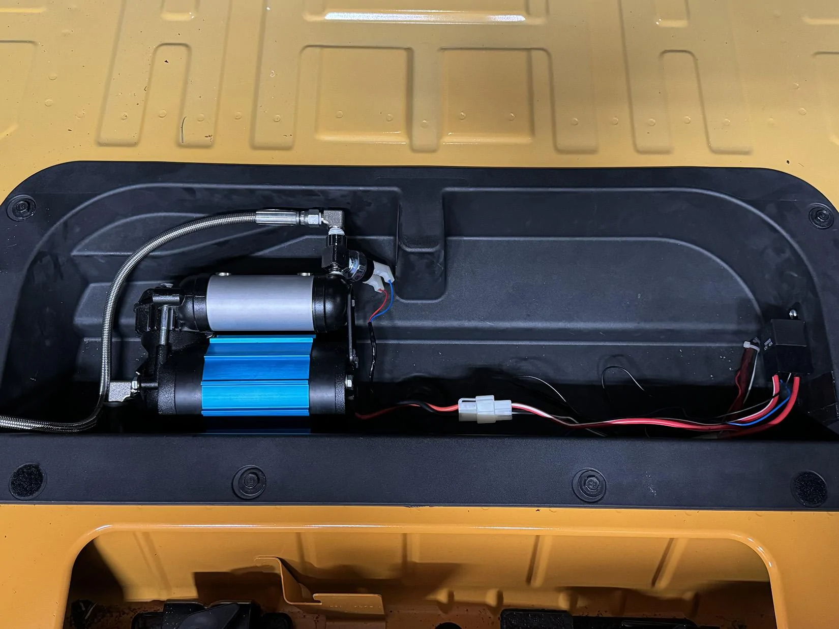 Ford Bronco FS - ARB Single Compressor - CKMA12 IMG_0391