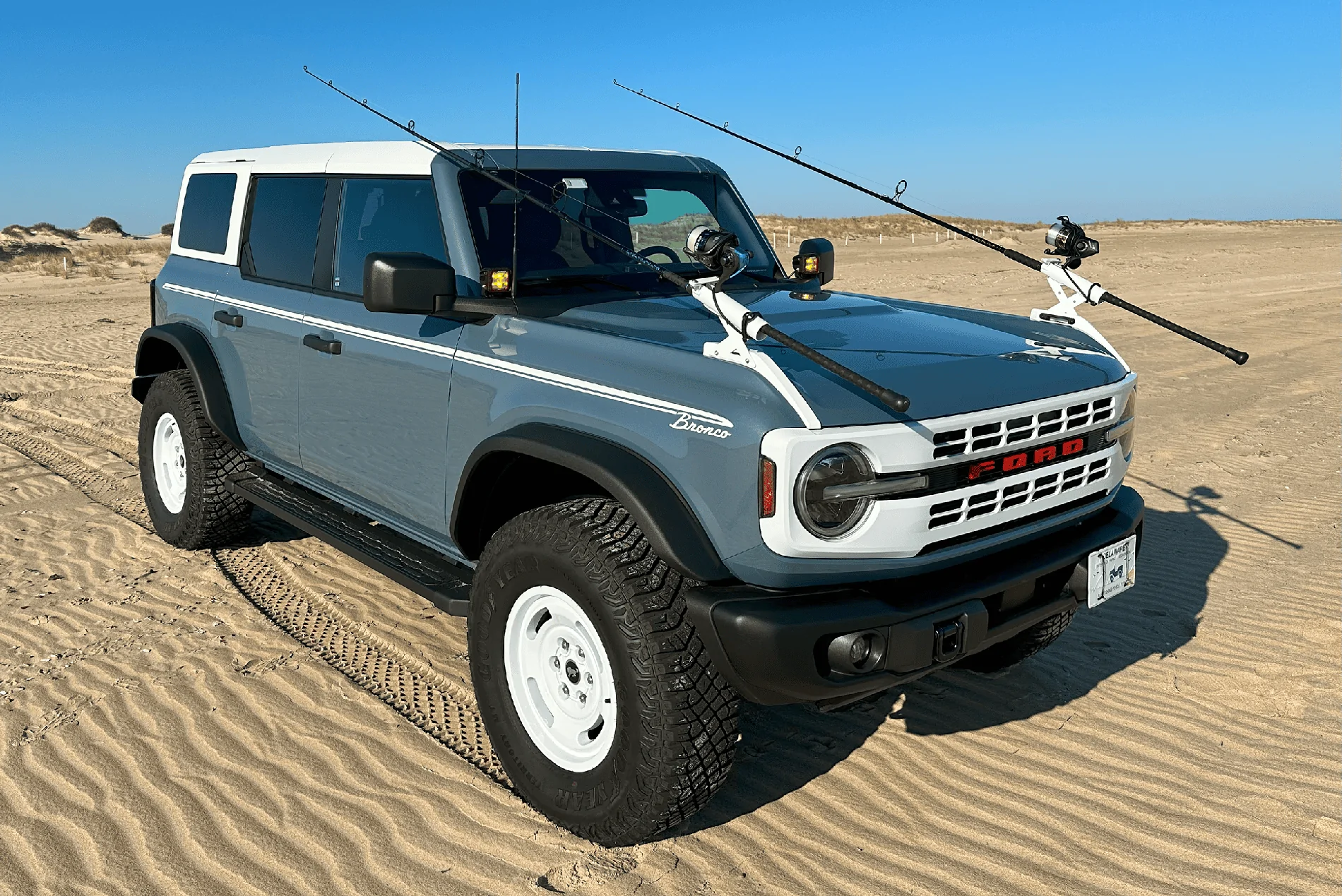 Ford Bronco Fender Mount Locking Fishing Rod Holders (single or double) IMG_1575 copy