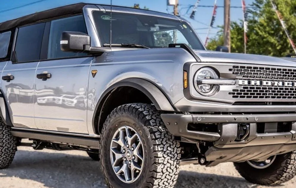 Ford Bronco Need help picking color! IMG_5432