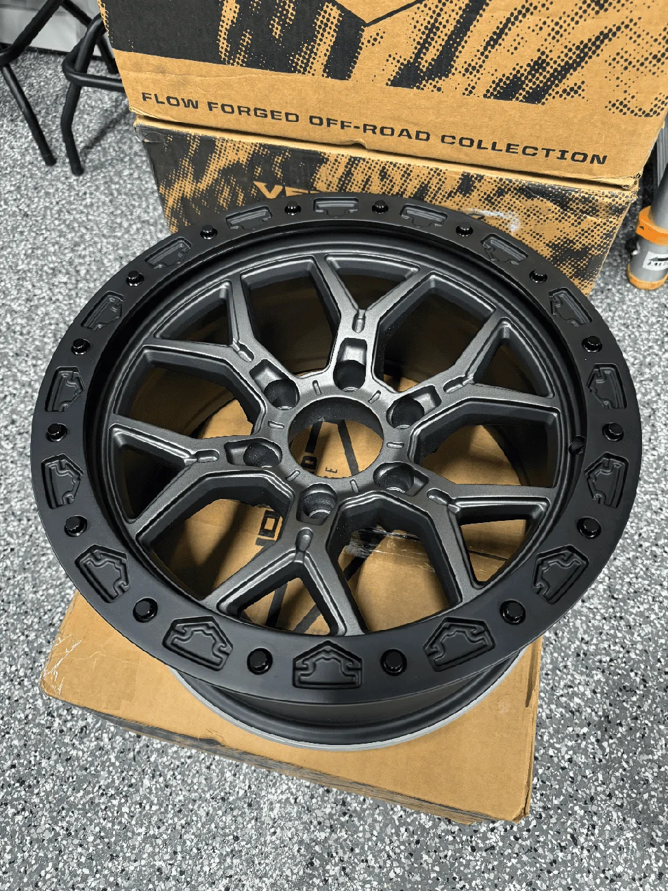 Ford Bronco BROOX's 2DR Shadow Black Squatchy Boy vorsteiner - 2