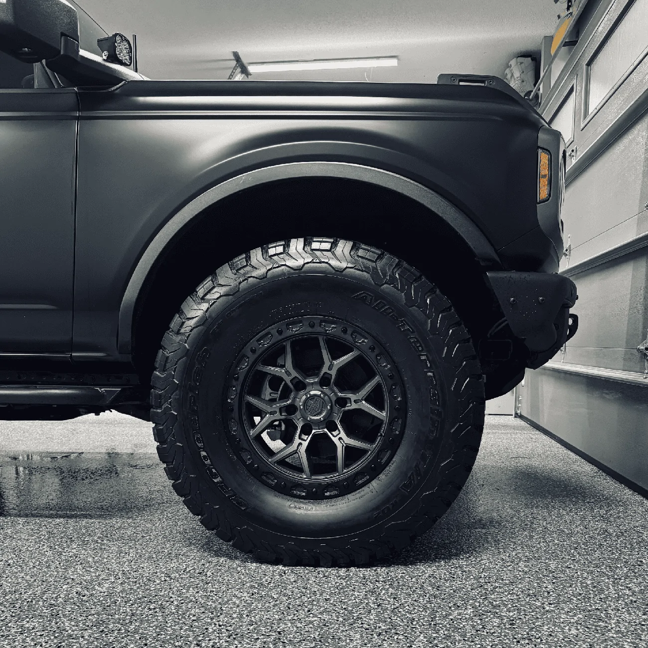Ford Bronco BROOX's 2DR Shadow Black Squatchy Boy vorsteiner - 5