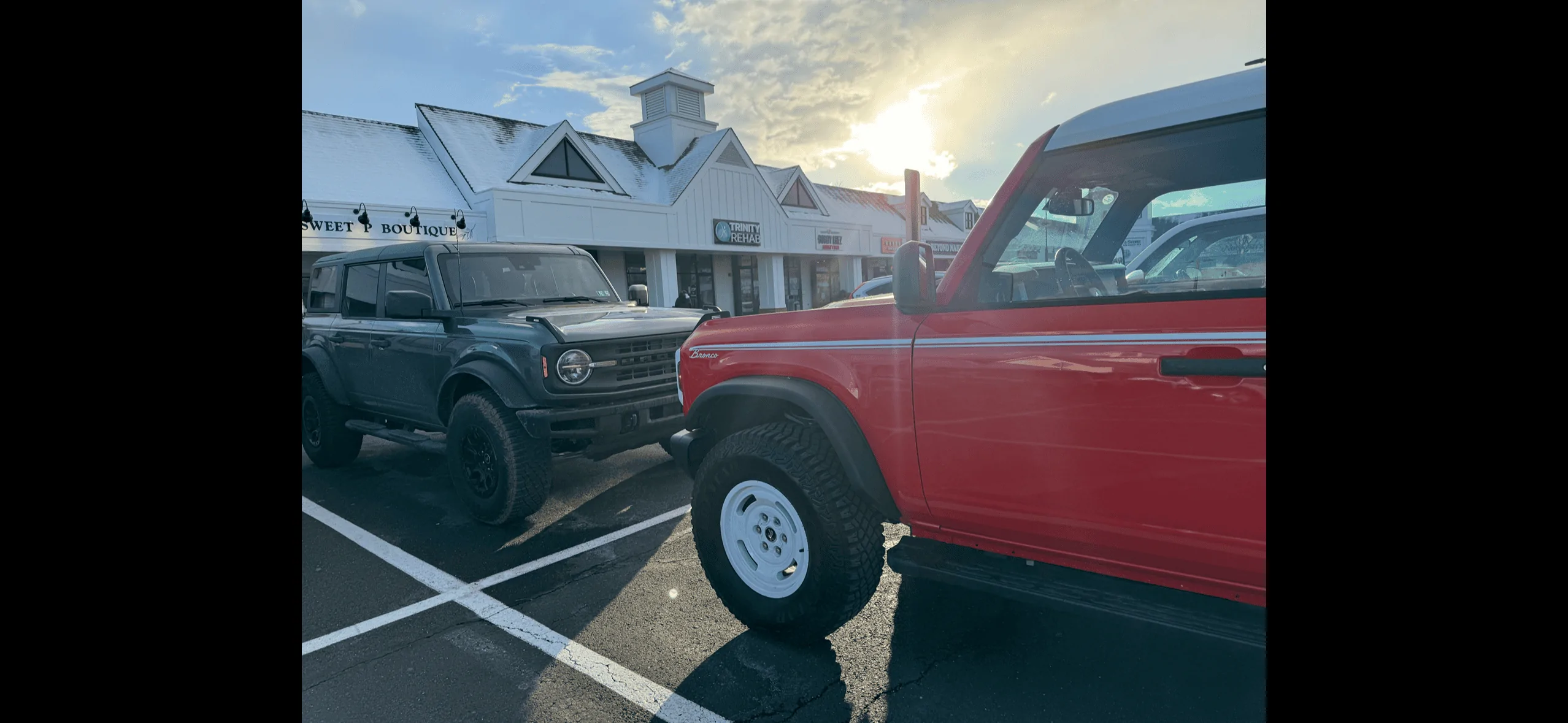 Ford Bronco HERITAGE EDITION Bronco Club 1709340275862
