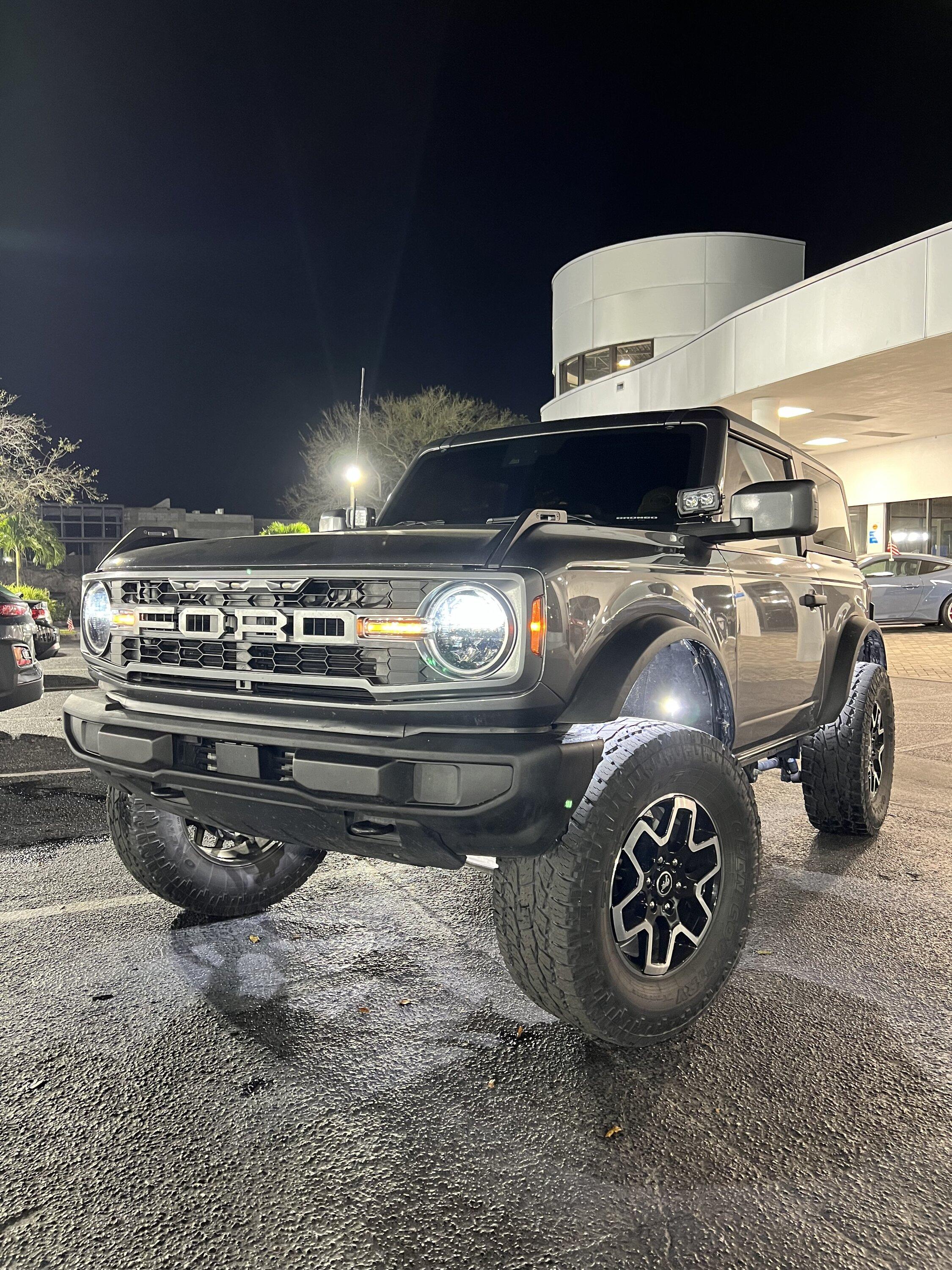 Ford Bronco CARBONIZED GRAY Bronco Club IMG_1717