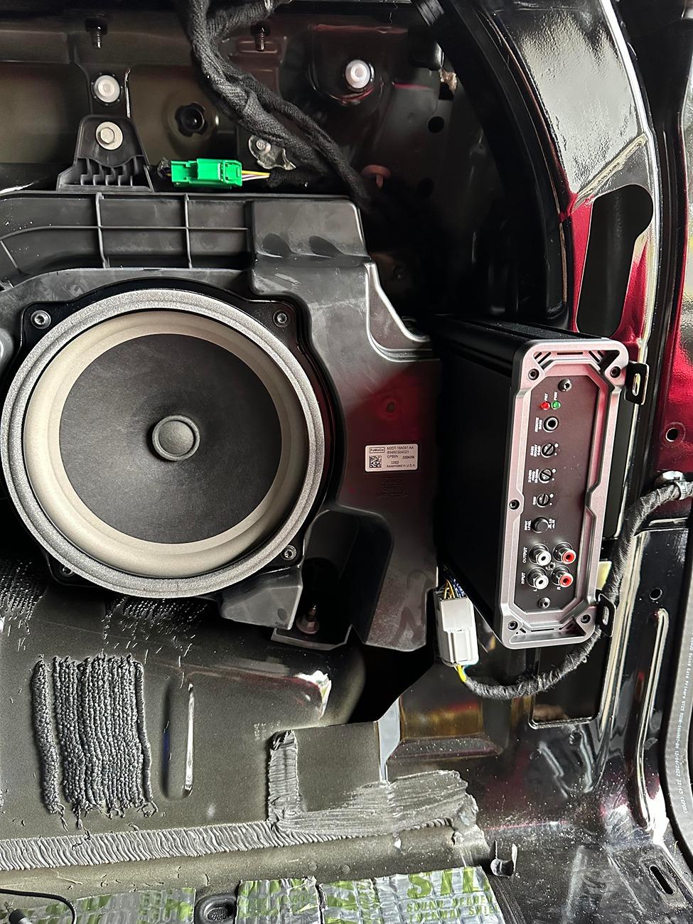 Ford Bronco Amp Location Options KickerCXA800.1