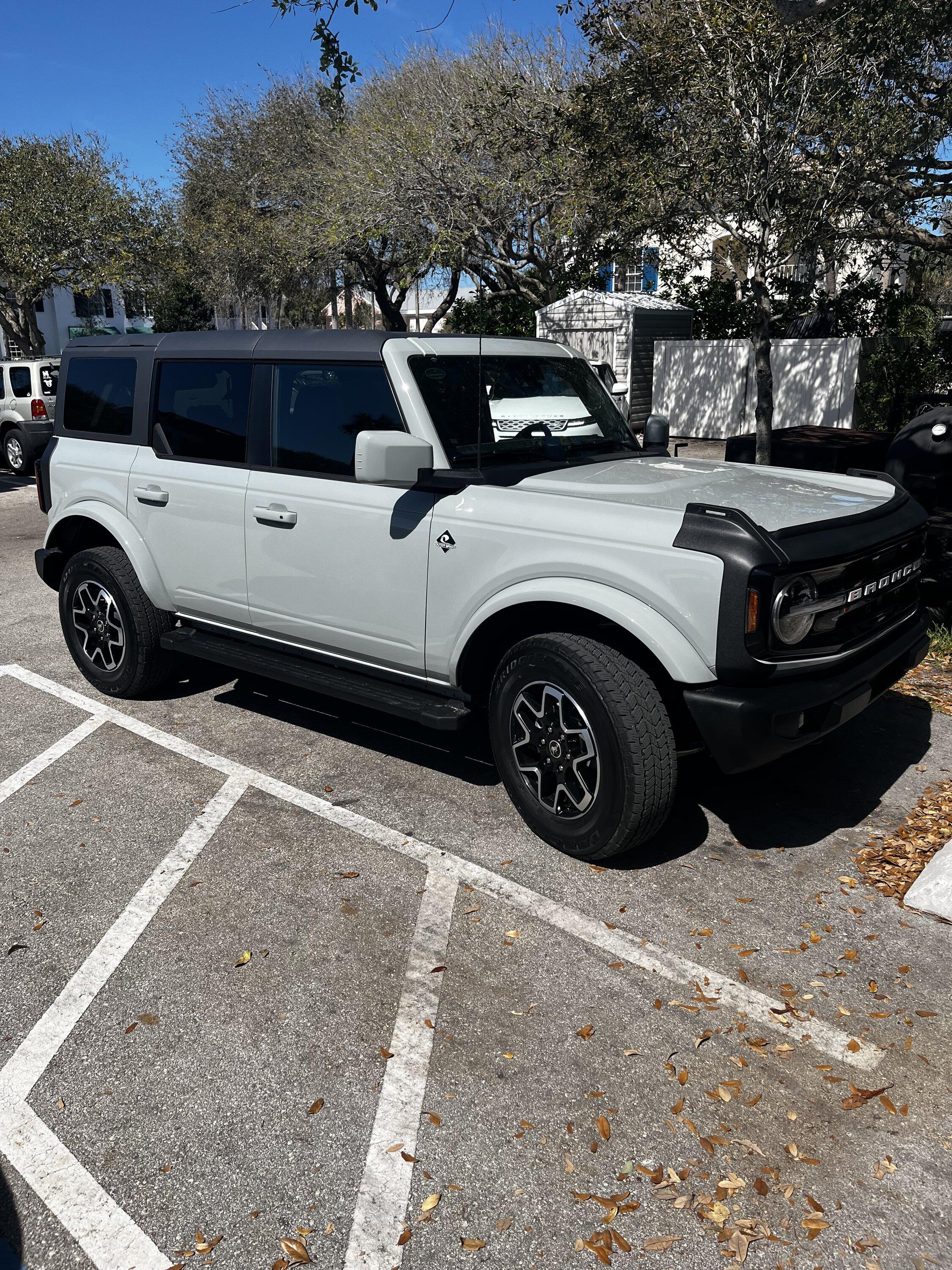 Ford Bronco CACTUS GRAY Bronco Club IMG_3174