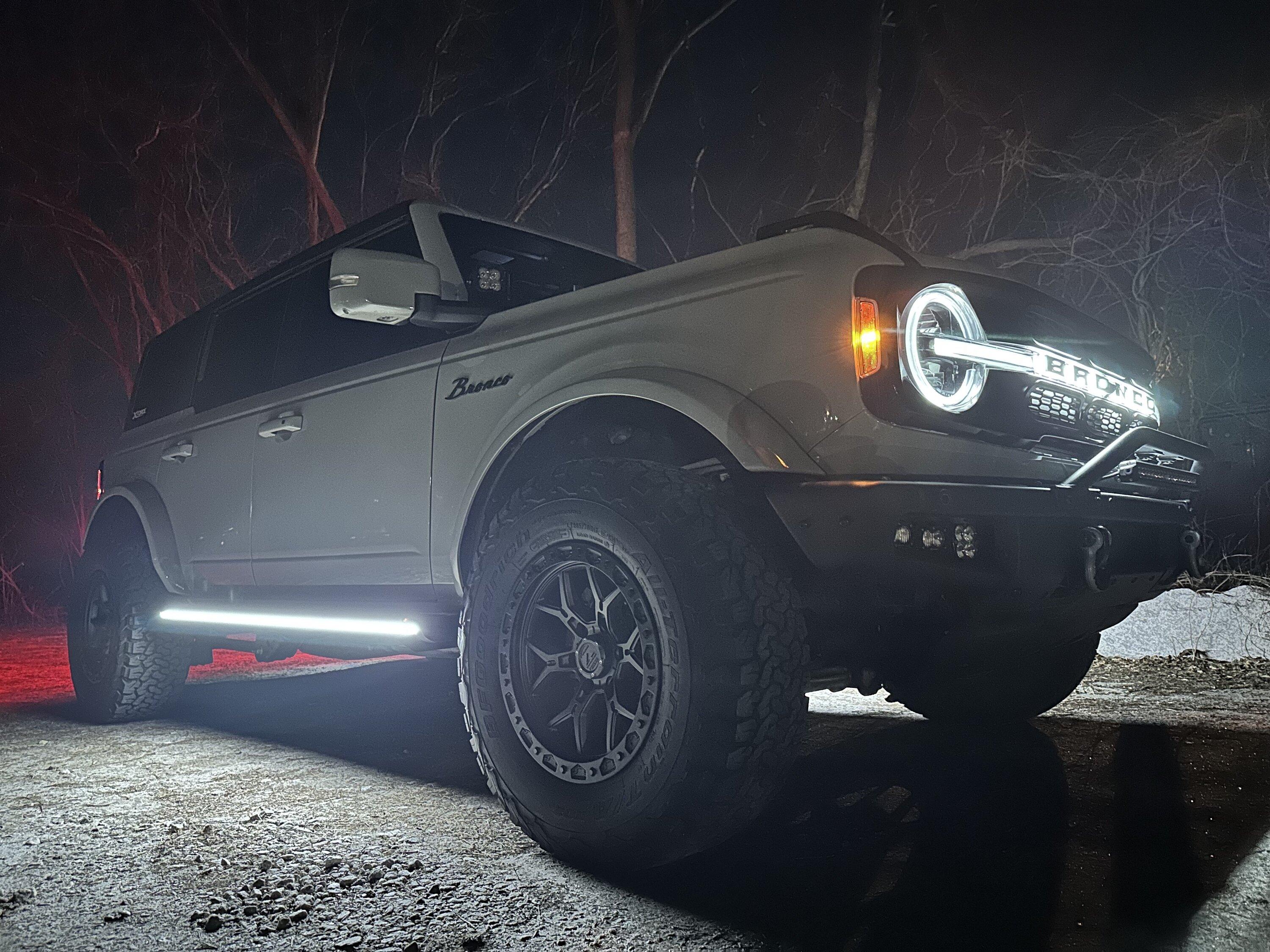 Ford Bronco Boost Auto Light Up Running Boards IMG_2760