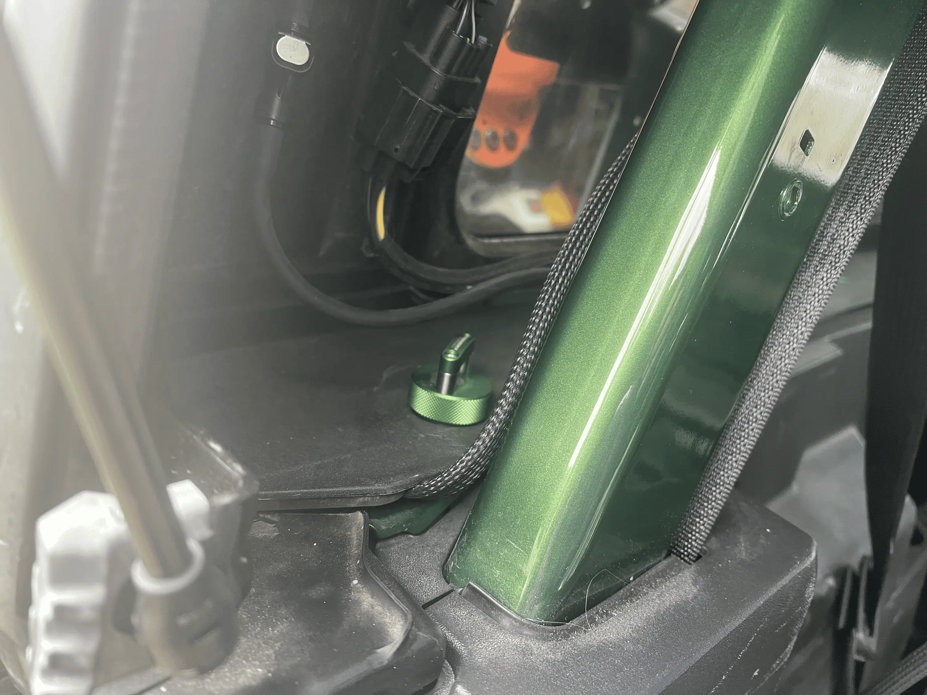 Ford Bronco SiriusXM/GPS Antenna Relocation/Replacment tempImage5qwxFo