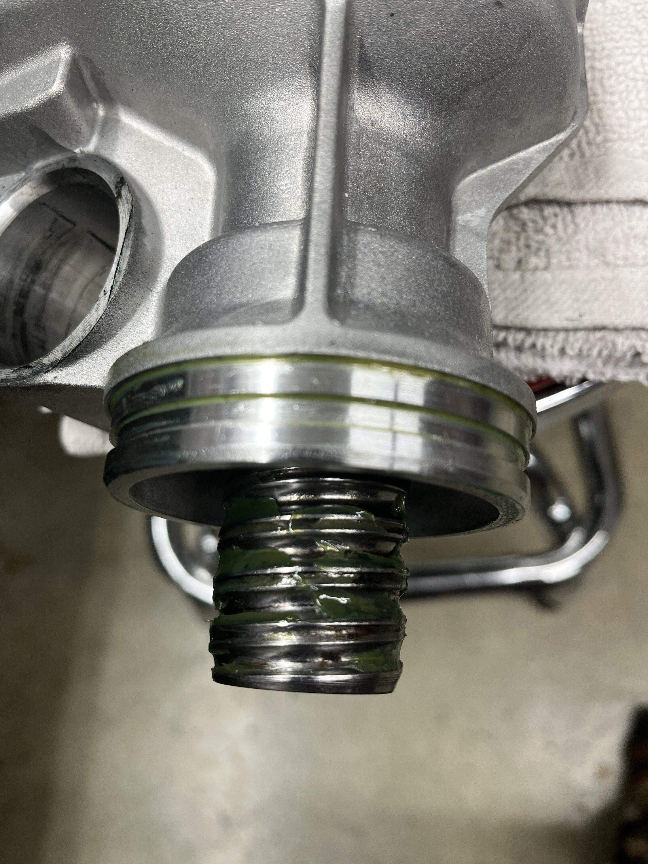 Ford Bronco Weld 74 Hoss 3.0 Cap and Bushing IMG_4260.JPG
