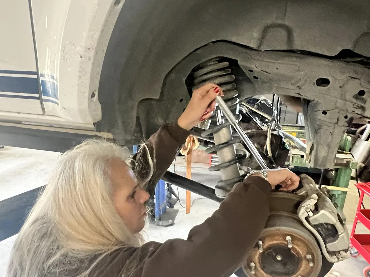 Ford Bronco Complete Rear Axle Swap (M220) - In Depth DIY Video IMG_7022