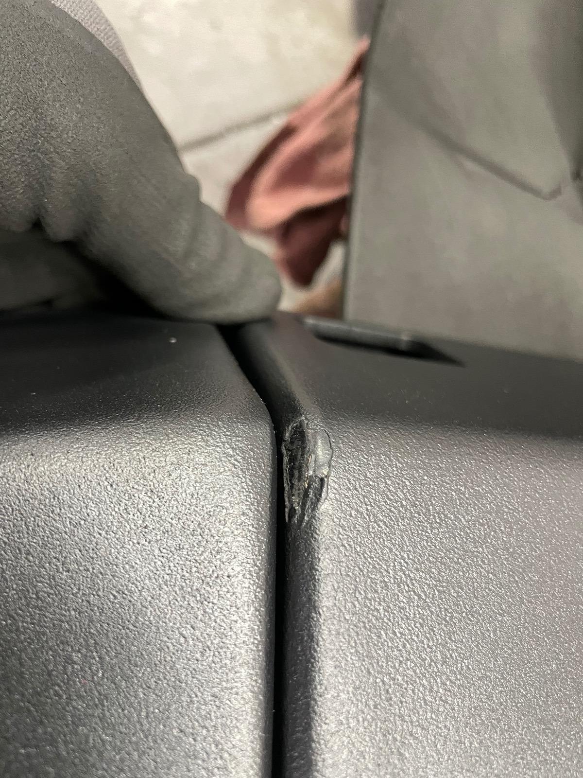 Ford Bronco DV8- Damaged product IMG_0664