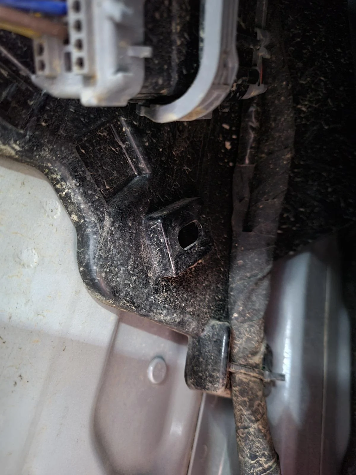 Ford Bronco Noise behind the speedometer. 20240311_171419