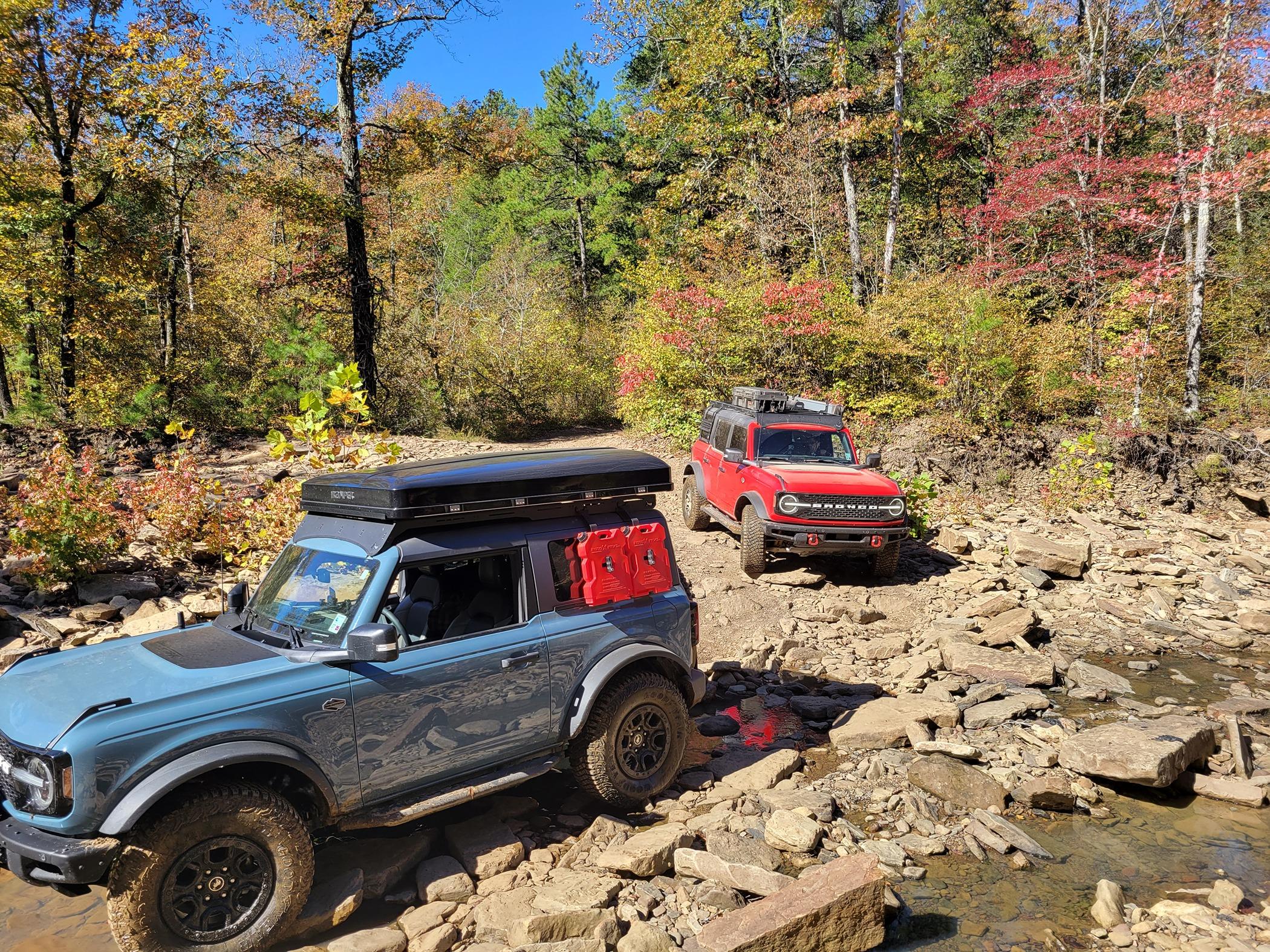 Ford Bronco how does 2-door Bronco handle high winds? Broncos in dry creek bed