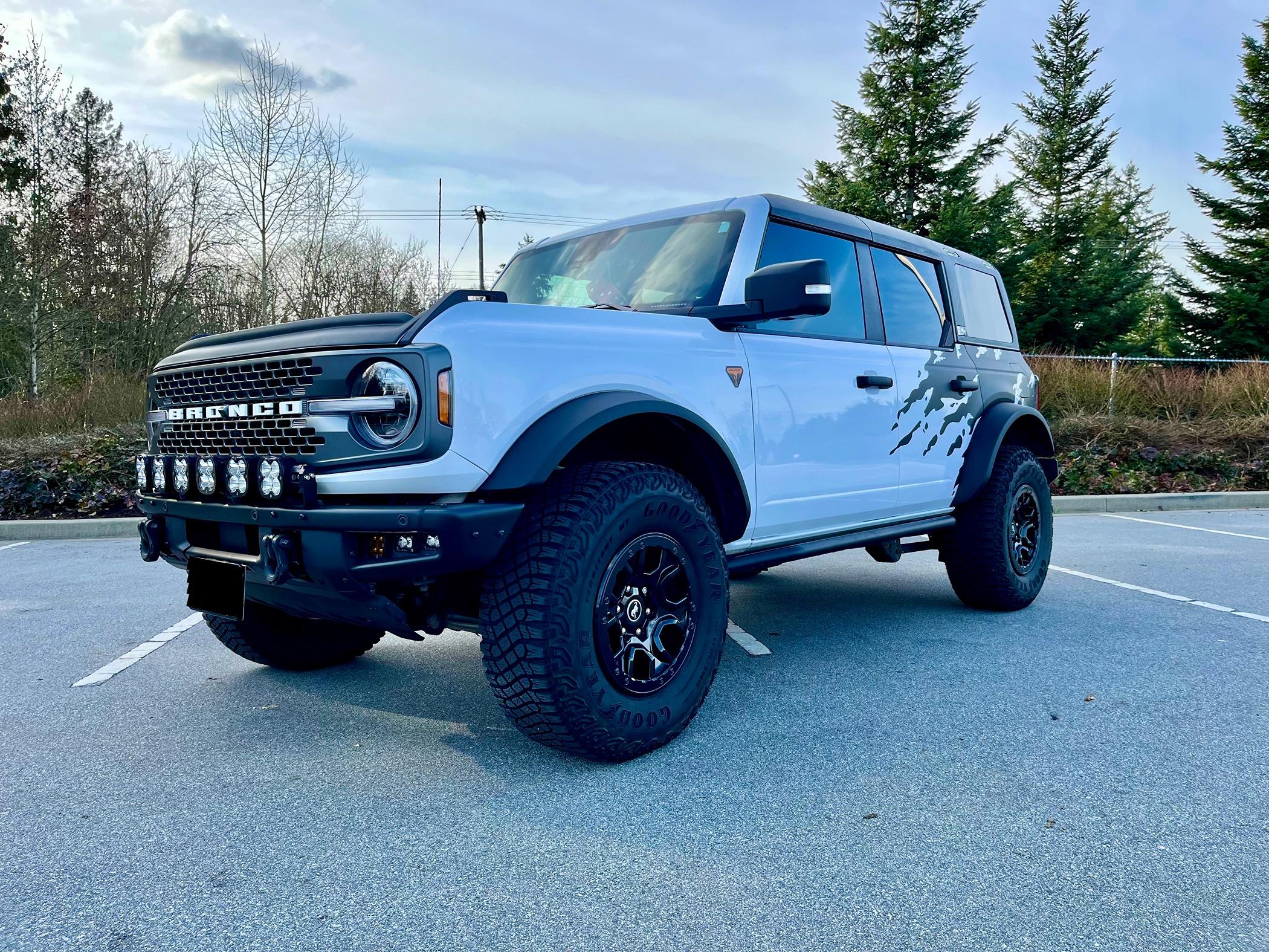 Ford Bronco Light bar alternatives IMG_4608