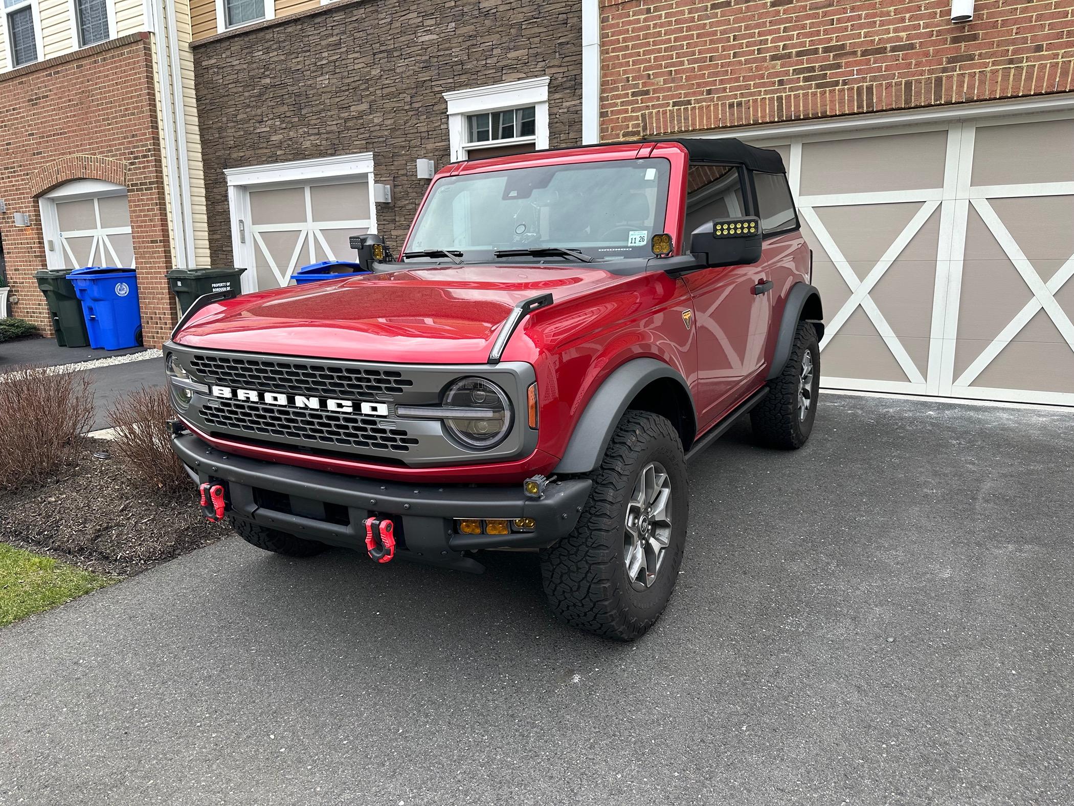 Ford Bronco 2 Doors and 3 Pedals IMG_9018