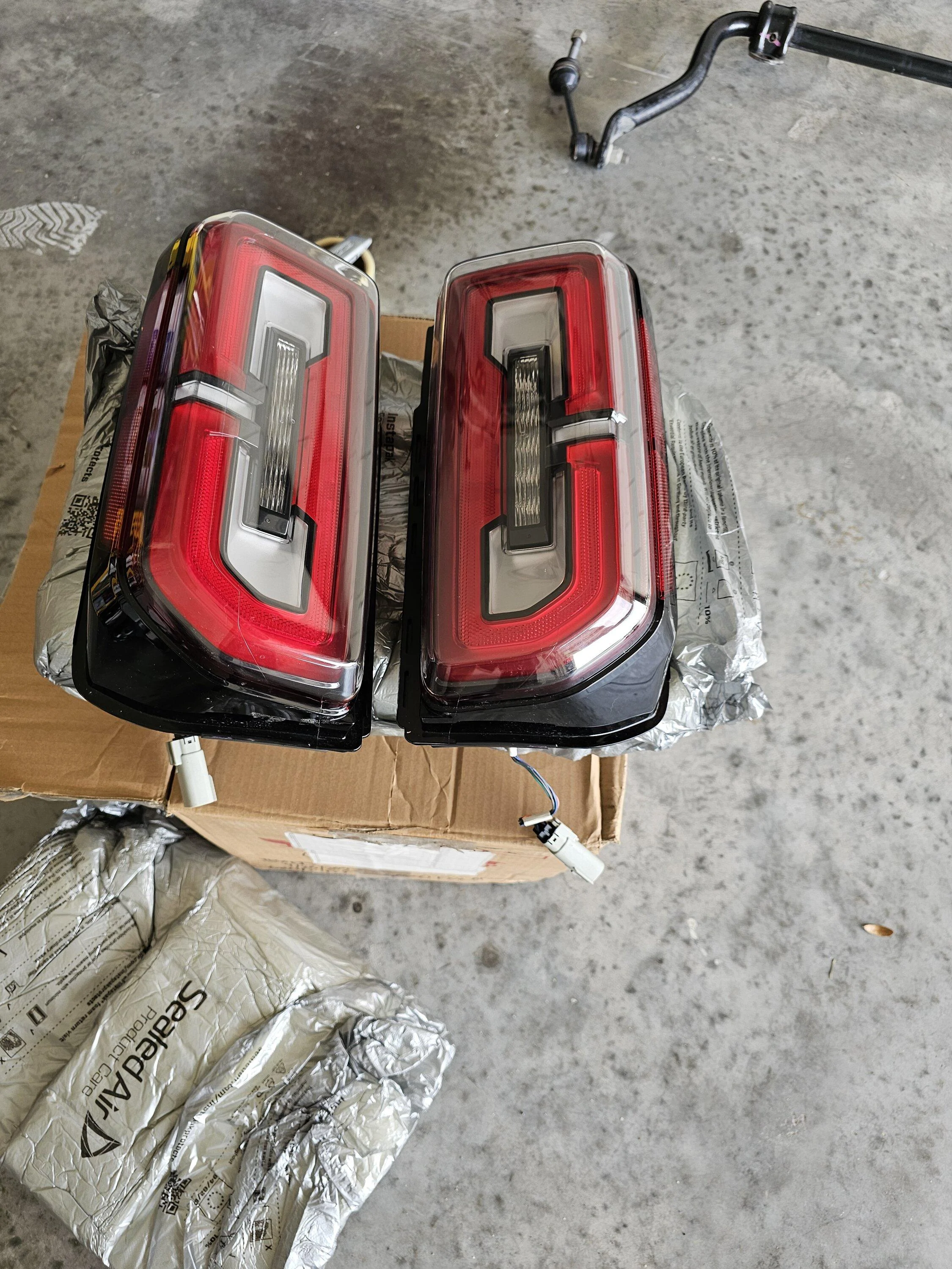 Ford Bronco Oem LED signature tail lights 20240316_164058