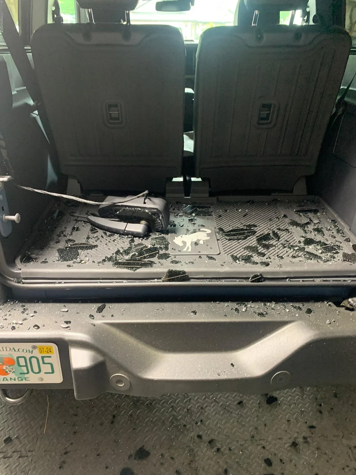 Ford Bronco Rear Window Explodes, No Clue Why????? IMG_9118