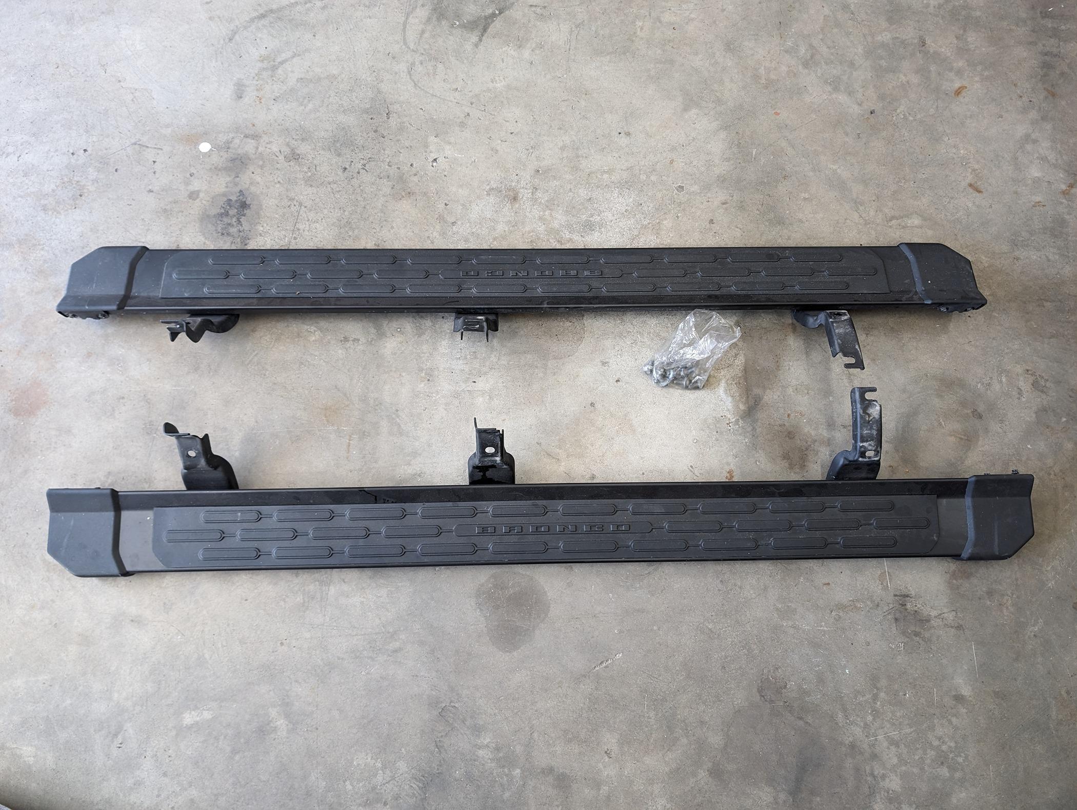 Ford Bronco 4dr Bronco OEM running boards and hardware PXL_20240316_175716132.MP